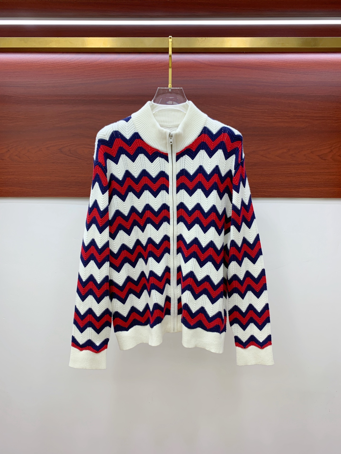 NO:539473,25ss Autumn and Winter [New Product] Latest and Top Cardigan Wool Knitted Sweater Jacket!  Cardigan sweater, exquisite color combination with new trendy pullovers, the top quality counter is on sale, top production crafts imported fabrics, unique design of the counter, using imported high-end custom imported silk thread feels first-class!  Official website for sale. Number of codes: M-3XL, Moncler, jackets & coats, sweaters, alexander wang19860909蒙口25ss秋冬【新品】最新最顶级开衫羊毛针织衫外套 ！开衫毛衣,精致配色融合新款潮套头衫,最顶级的品质专柜在售,顶级制作工艺进口面料,专柜款独特设计,采用进口高端订制进口丝线手感一流！官网在售. 码数:M-3XL,,Moncler,jackets & coats,sweaters,alexander wang,Men's clothing