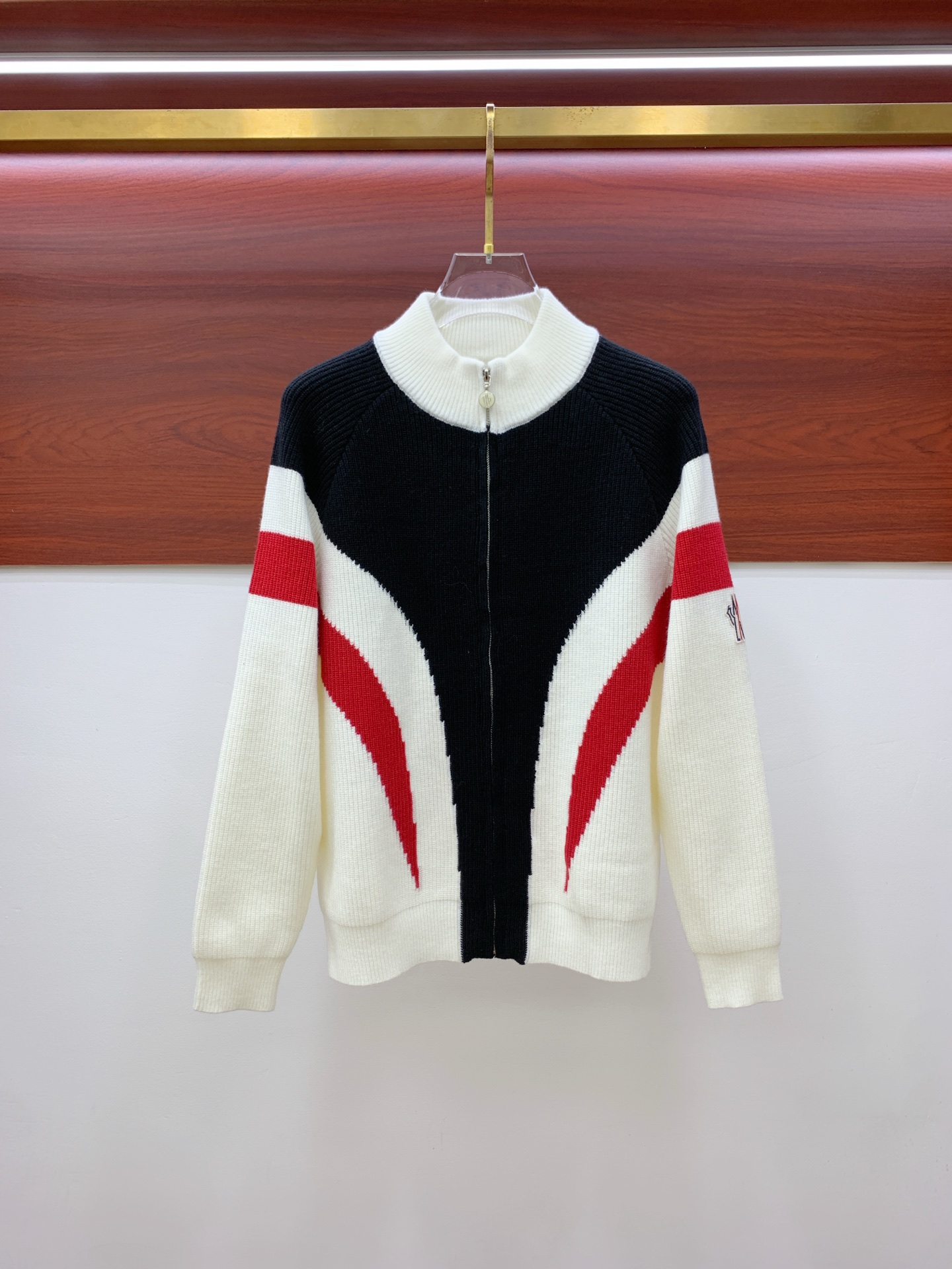 NO:539477,25ss Autumn and Winter [New Product] Latest and Top Cardigan Wool Knitted Sweater Jacket!  Cardigan sweater, exquisite color combination with new trendy pullovers, the top quality counter is on sale, top production crafts imported fabrics, unique design of the counter, using imported high-end custom imported silk thread feels first-class!  Official website for sale. Number of codes: M-3XL, Moncler, jackets & coats, sweaters, alexander wang19860909蒙口25ss秋冬【新品】最新最顶级开衫羊毛针织衫外套 ！开衫毛衣,精致配色融合新款潮套头衫,最顶级的品质专柜在售,顶级制作工艺进口面料,专柜款独特设计,采用进口高端订制进口丝线手感一流！官网在售. 码数:M-3XL,,Moncler,jackets & coats,sweaters,alexander wang,Men's clothing