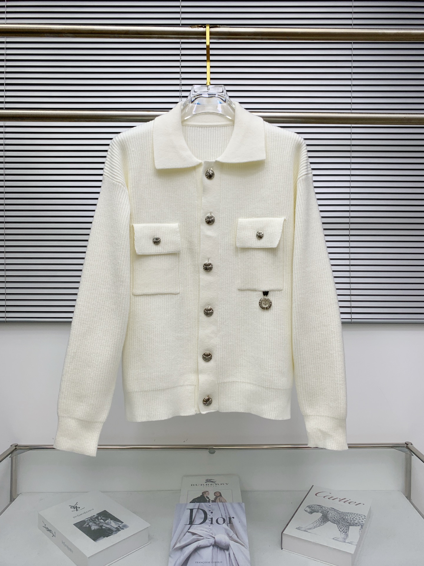 NO:551009,Croxin 25ss autumn and winter [new product] the latest and top cardigan wool knitted sweater jacket!  Cardigan sweater, exquisite color combination with new trendy pullovers, the top quality counter is on sale, top production crafts imported fabrics, unique design of the counter, using imported high-end custom imported silk thread feels first-class!  Official website for sale. Number of codes: M-3XL, chrome hearts, jackets & coats, sweaters, alexander wang19860909克罗心25ss秋冬【新品】最新最顶级开衫羊毛针织衫外套 ！开衫毛衣,精致配色融合新款潮套头衫,最顶级的品质专柜在售,顶级制作工艺进口面料,专柜款独特设计,采用进口高端订制进口丝线手感一流！官网在售. 码数:M-3XL,,chrome hearts,jackets & coats,sweaters,alexander wang,Men's clothing