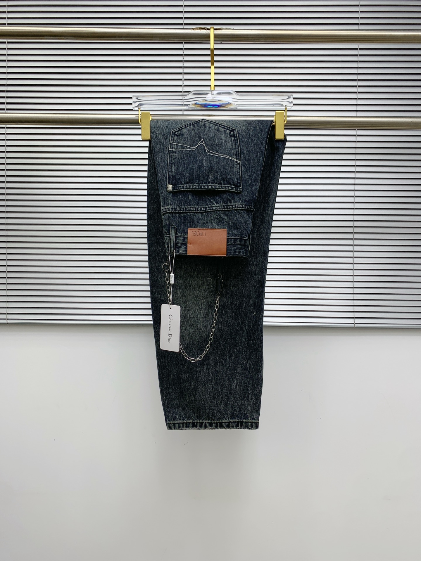 NO:567195,Dior [New Product] High-end Exclusive Sale 25SS Four Seasons Super Burning Street Jeans Series Exclusively and Grandly Launched Original Customized High-Quality Fabric Customized Hardware Version Slim Tailoring Fabric with Elasticity Micro-Stretch Upper Body Highly Comfortable A Must-Have Item!  Counter size S-3XL,,dior,jeans,alexander wang19860909迪奥【新品】高端独家发售 25SS四季款超燃炸街系列之最牛仔裤 独家隆重推出 原版定制高端品质面料 定制五金版型修身剪裁 面料带弹力 微弹上身舒适度超高 必爆单品！专柜尺码S-3XL,,dior,jeans,alexander wang,Men's clothing