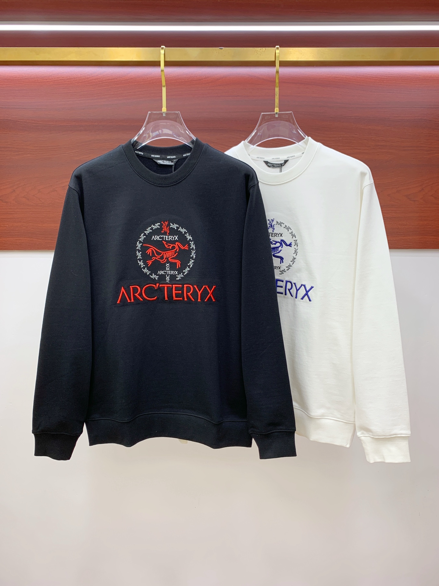 NO:600652,Arc'teryx 25SS [New Product] The latest and top version of exquisite craftsmanship round neck sweatshirt, top quality counter original pullover, top quality imported fabrics, counter quality heavy embroidery design, imported high-end custom fabrics, imported silk threads with first-class feel!  The same styles for men and women are on sale on the official website!  Three complete standards, size M-2XL, arc'teryx, hoodie, sweatshirts, alexander wang19860909始祖鸟25SS【新品】最新最顶级版本精美工艺圆领卫衣,最顶级的品质专柜原单套头衫,顶级制作工艺进口面料,专柜品质重工刺绣设计,采用进口高端订制面料,进口丝线手感一流！男女同款官网在售！三标齐全 码数M-2XL,arc'teryx,hoodie,sweatshirts,alexander wang,Men's clothing