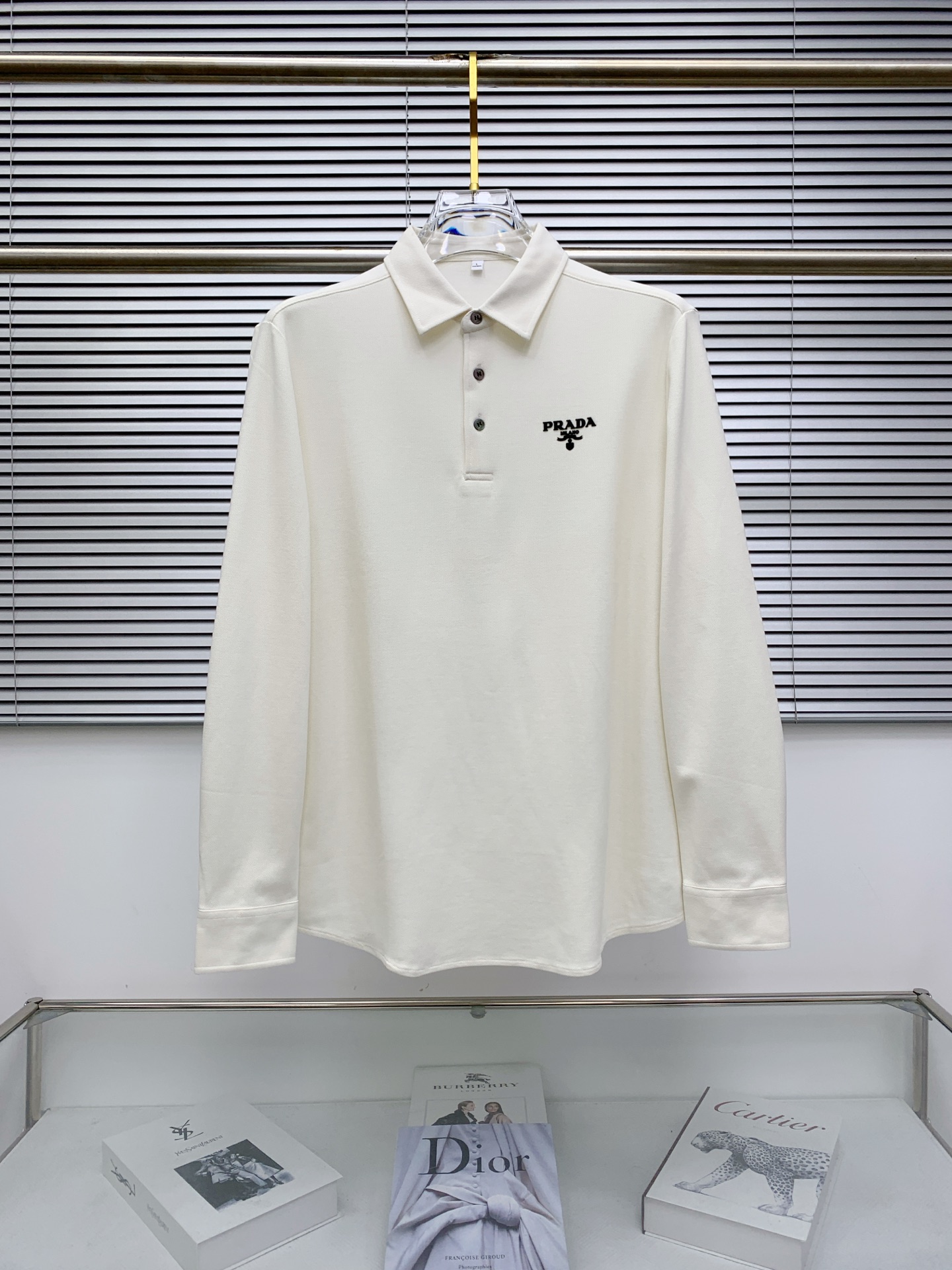 Prada Polo à Manches Longues en Coton Piqué - Élégance et Confort