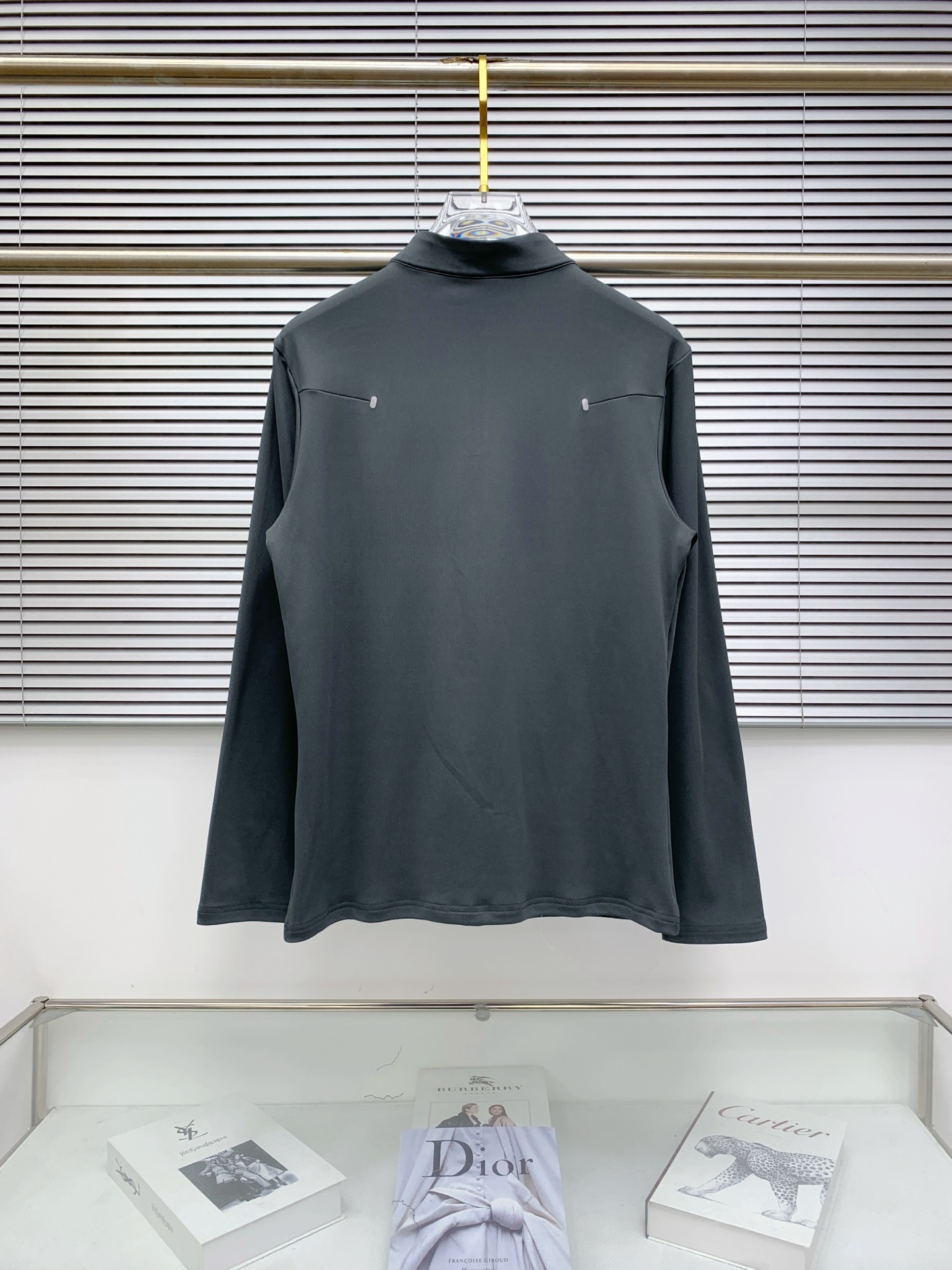 Alo Yoga Men's Half-Zip Pullover - Lightweight & Comfortable Sportswear 10 i1759997217892 4284 0 9