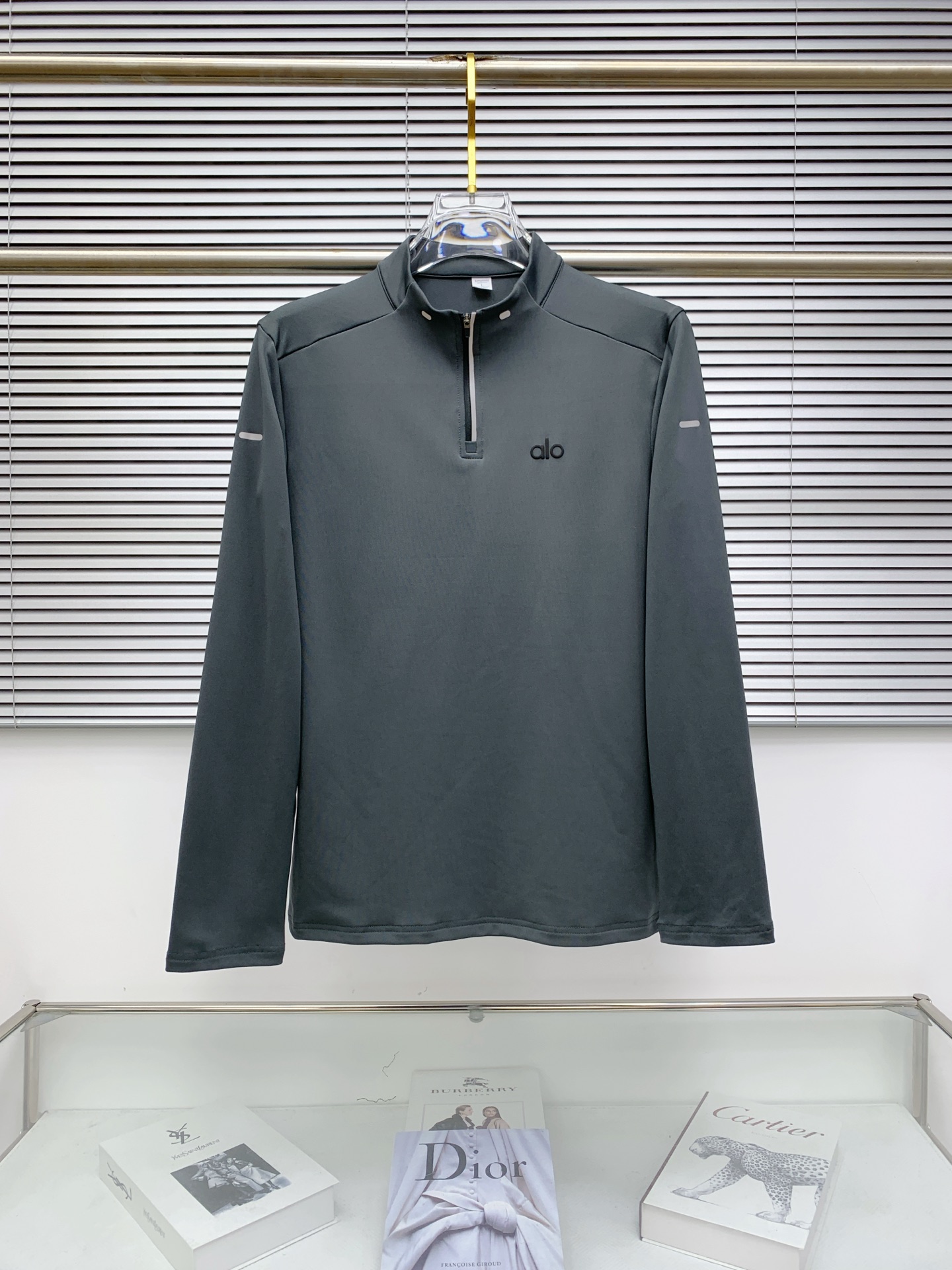 Alo Yoga Men's Half-Zip Pullover - Lightweight & Comfortable Sportswear 2 i1759997270672 1155 0 0