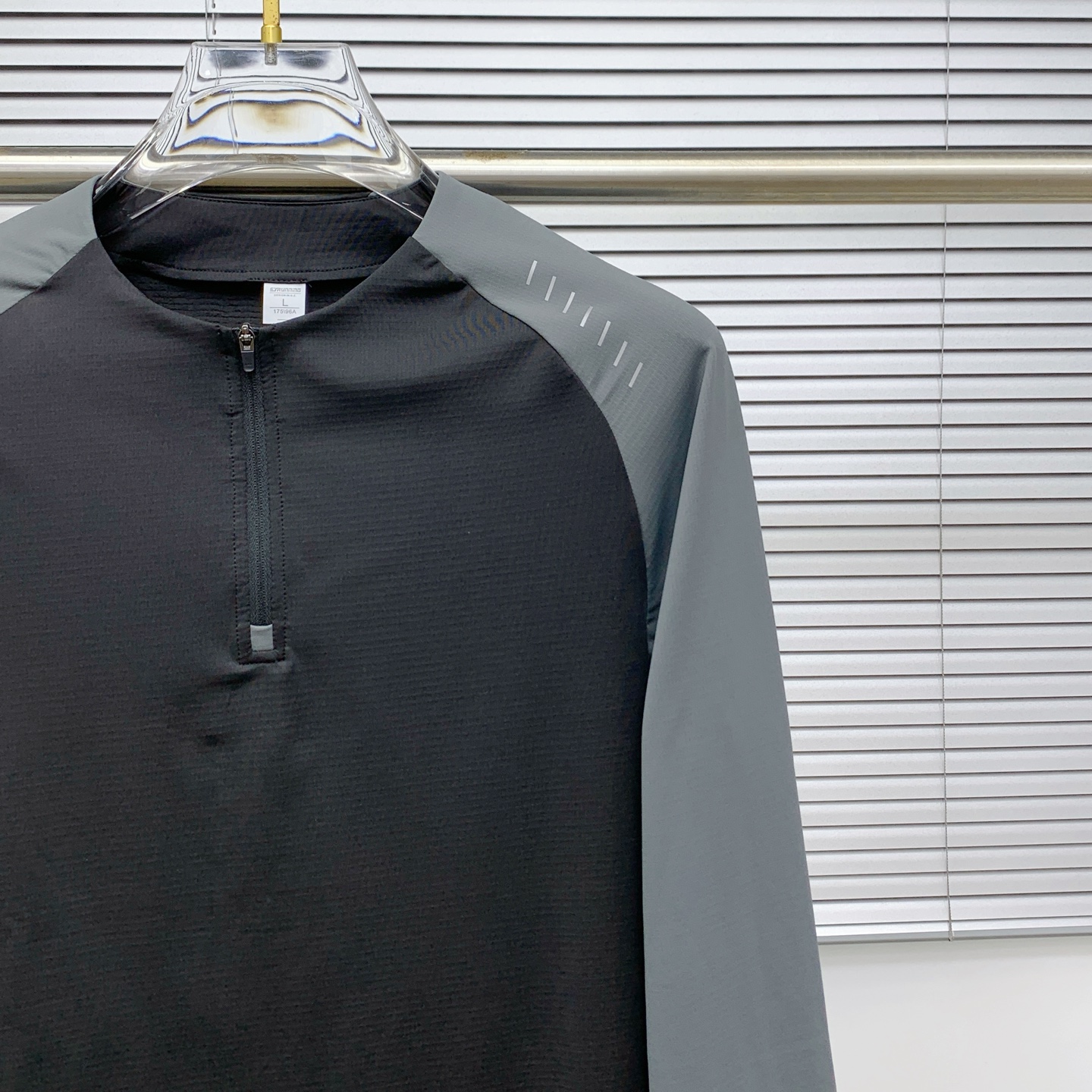 Descente Men's Long Sleeve Pullover Sweatshirt - Lightweight & Comfortable 4 i1759997427730 7138 0 2