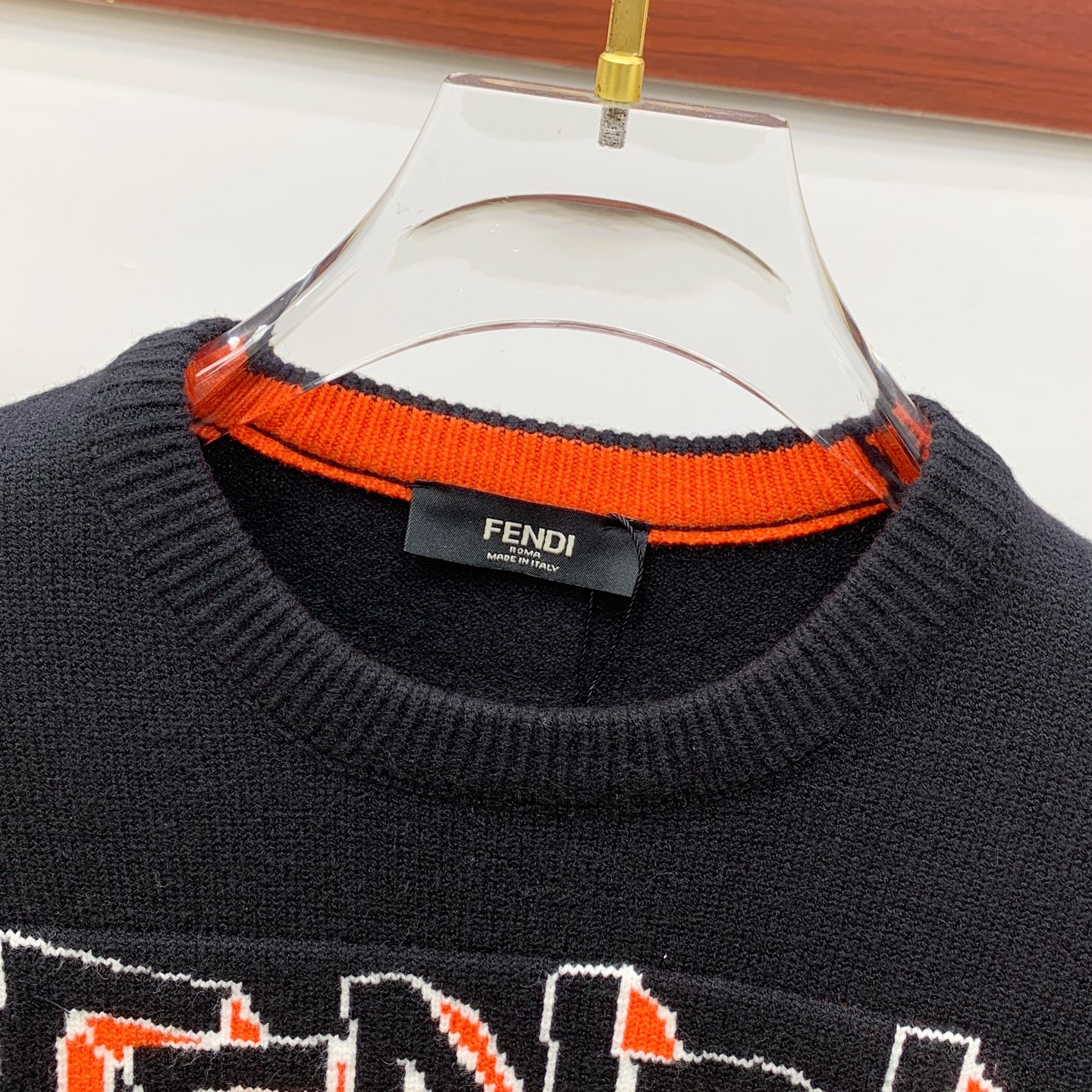 P芬迪25ss秋冬【新品】毛衣专供狠货，进口原版科技羊毛精纺！精细针织一体，色彩混织纯手工技艺呈现 档次