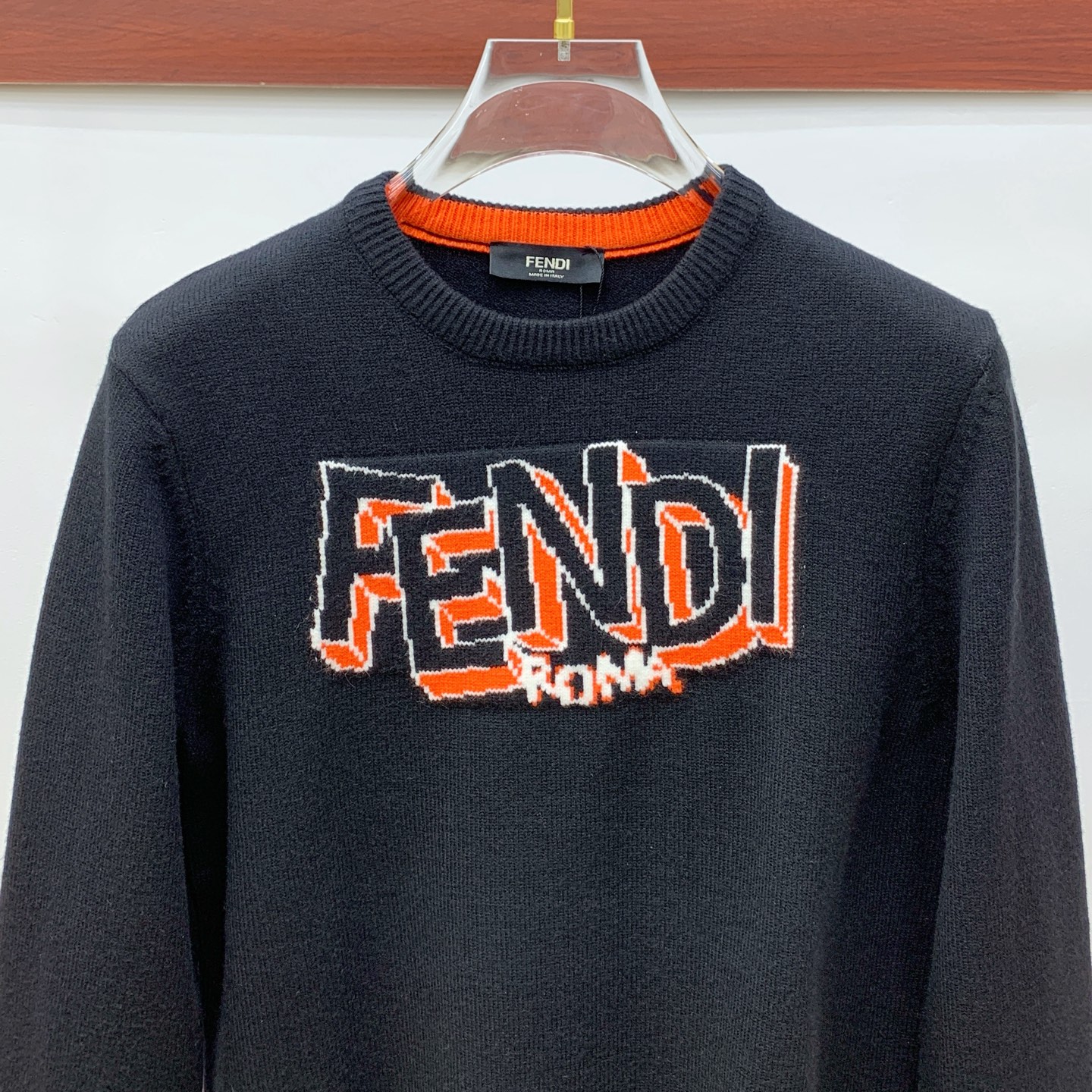 P芬迪25ss秋冬【新品】毛衣专供狠货，进口原版科技羊毛精纺！精细针织一体，色彩混织纯手工技艺呈现 档次