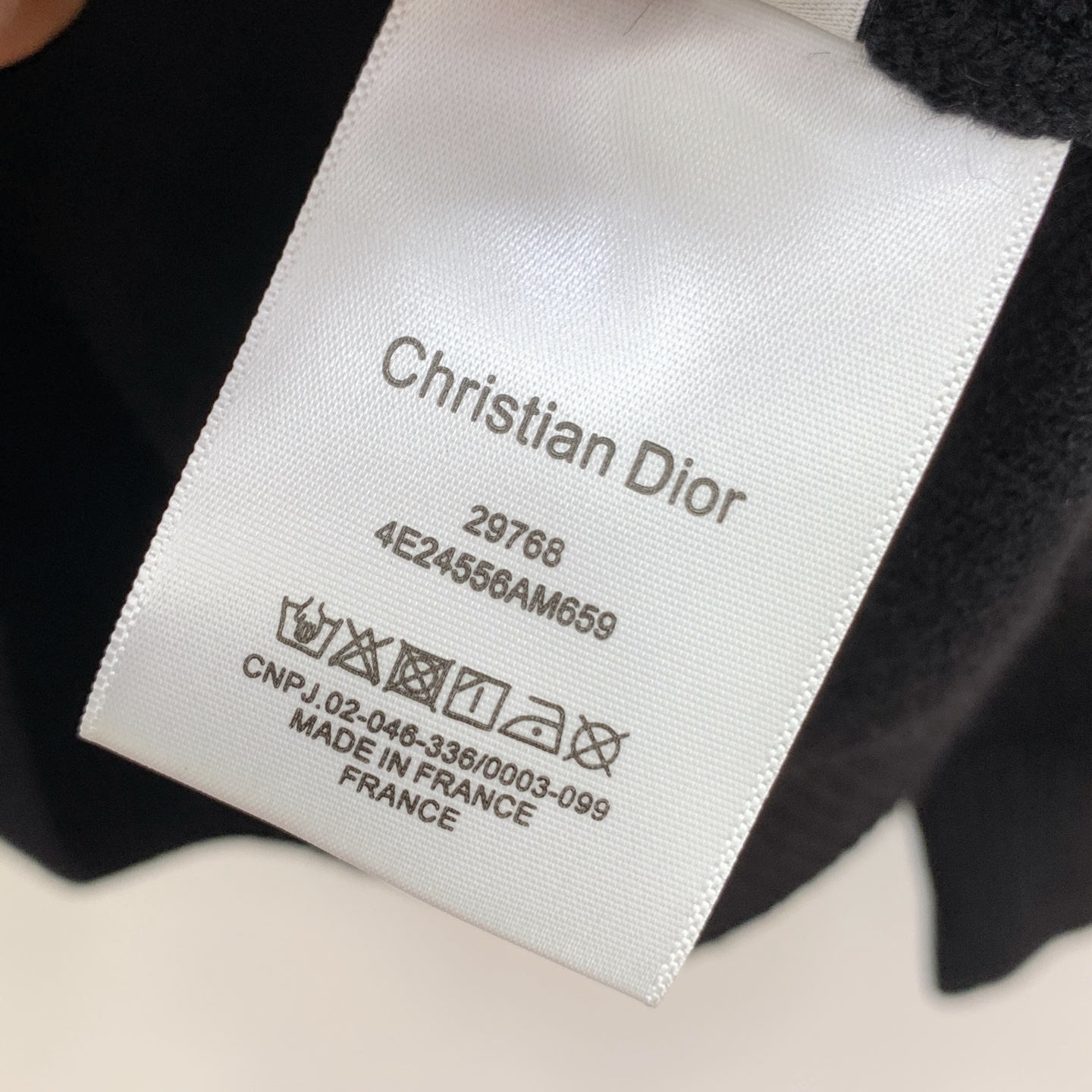 P迪奥25ss秋冬【新品】毛衣专供狠货，进口原版科技羊毛精纺！精细针织一体，色彩混织纯手工技艺呈现 档次