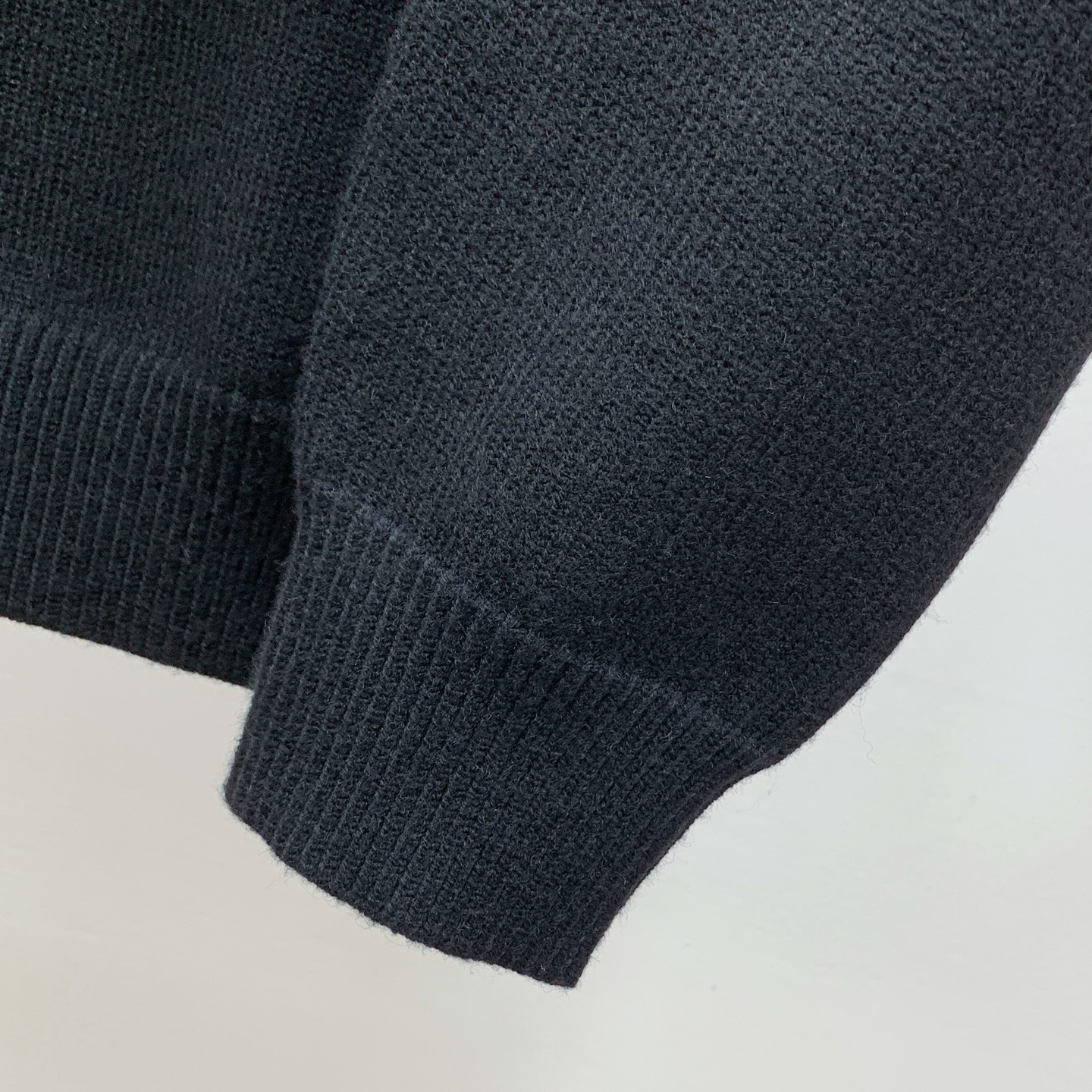 P阿玛尼25ss秋冬【新品】毛衣专供狠货，进口原版科技羊毛精纺！精细针织一体，色彩混织纯手工技艺呈现 档