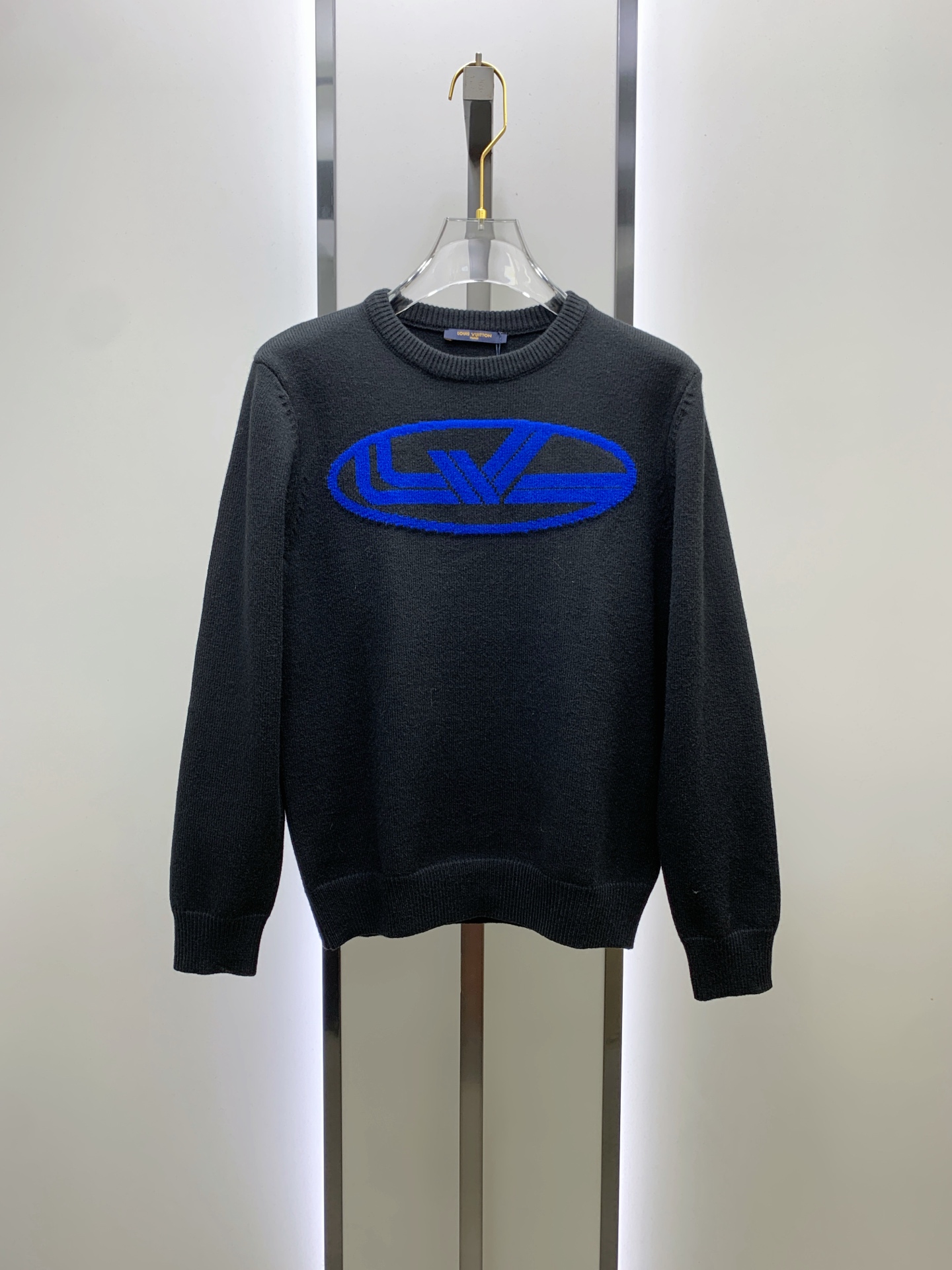 NO:572014,LV 25ss autumn and winter [new product] sweater is exclusively for the hard goods, imported original technical wool worsted!  The fine knitting is integrated, and the color mixed weaving is purely handmade. The grade is extremely high, highlighting the taste and luxury of clothing. The craftsmanship is exquisite!  Customized original craftsmanship threaded upper body, extremely handsome, purchasing agent level counter, same style for men and women, sizes S-XL, Louis Vuitton, Sweaters, Alexander Wang19860909LV 25ss秋冬【新品】毛衣专供狠货,进口原版科技羊毛精纺！精细针织一体,色彩混织纯手工技艺呈现 档次极高,凸显衣着品味与奢华 工艺精湛！定制原版工艺螺纹上身帅到爆,代购级别专柜男女同款 码数S-XL,,louis vuitton,sweaters,alexander wang,Men's clothing