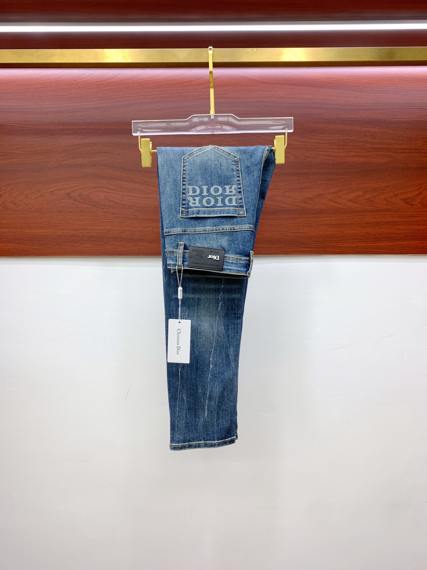 NO:572000,Dior [New Product] High-end Exclusive Sale 25SS Four Seasons Super Burning Street Jeans Series Exclusively and Grandly Launched Original Customized High-Quality Fabric Customized Hardware Version Slim Tailoring Fabric with Elasticity Micro-Stretch Upper Body Highly Comfortable A Must-Have Item!  Counter sizes 29-38 (no 35, no 37), dior, jeans, alexander wang19860909迪奥【新品】高端独家发售 25SS四季款超燃炸街系列之最牛仔裤 独家隆重推出 原版定制高端品质面料 定制五金版型修身剪裁 面料带弹力 微弹上身舒适度超高 必爆单品！专柜尺码29-38（无35无37）,,dior,jeans,alexander wang,Men's clothing