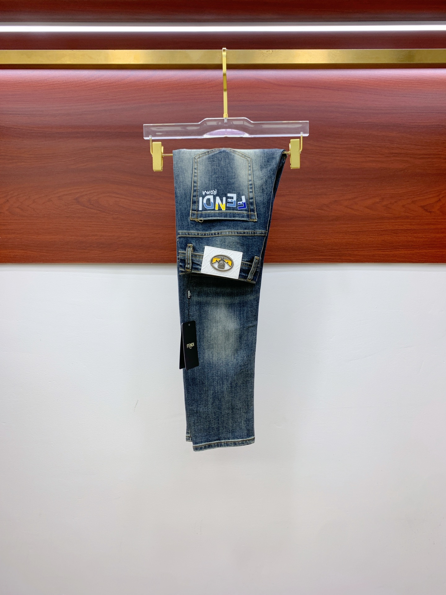 NO:572012,Fendi [New Product] High-end Exclusive Sale 25SS Four Seasons Super Burning Street Jeans Series Exclusively and Grandly Launched Original Customized High-Quality Fabric Customized Hardware Version Slim Tailoring Fabric with Elasticity Micro-Stretch Upper Body Highly Comfortable A Must-Have Item!  Counter sizes 29-38 (no 35, no 37),,fendi,jeans,alexander wang19860909芬迪【新品】高端独家发售 25SS四季款超燃炸街系列之最牛仔裤 独家隆重推出 原版定制高端品质面料 定制五金版型修身剪裁 面料带弹力 微弹上身舒适度超高 必爆单品！专柜尺码29-38（无35无37）,,fendi,jeans,alexander wang,Men's clothing