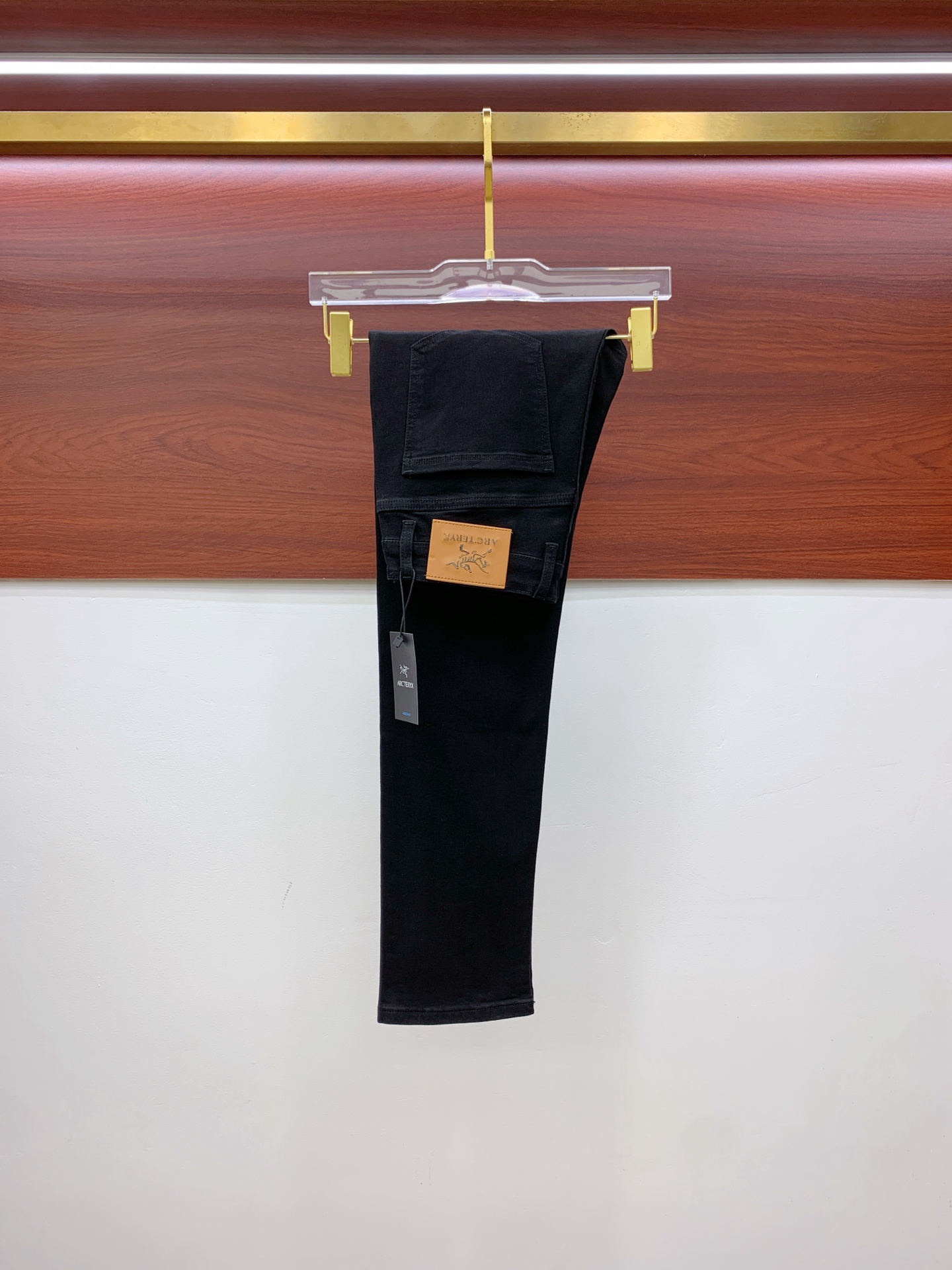 NO:571998,Arc'teryx [New Product] High-end Exclusive Sale 25SS Four Seasons Super Burning Street Jeans Series Exclusively Launched Original Customized High-Quality Fabrics Customized Hardware Slim Tailoring Fabrics with Elasticity Micro-Stretch Upper Body Highly Comfortable A Must-Have Product!  Counter sizes 29-38 (no 35, no 37),arc'teryx,jeans,alexander wang19860909始祖鸟【新品】高端独家发售 25SS四季款超燃炸街系列之最牛仔裤 独家隆重推出 原版定制高端品质面料 定制五金版型修身剪裁 面料带弹力 微弹上身舒适度超高 必爆单品！专柜尺码29-38（无35无37）,arc'teryx,jeans,alexander wang,Men's clothing