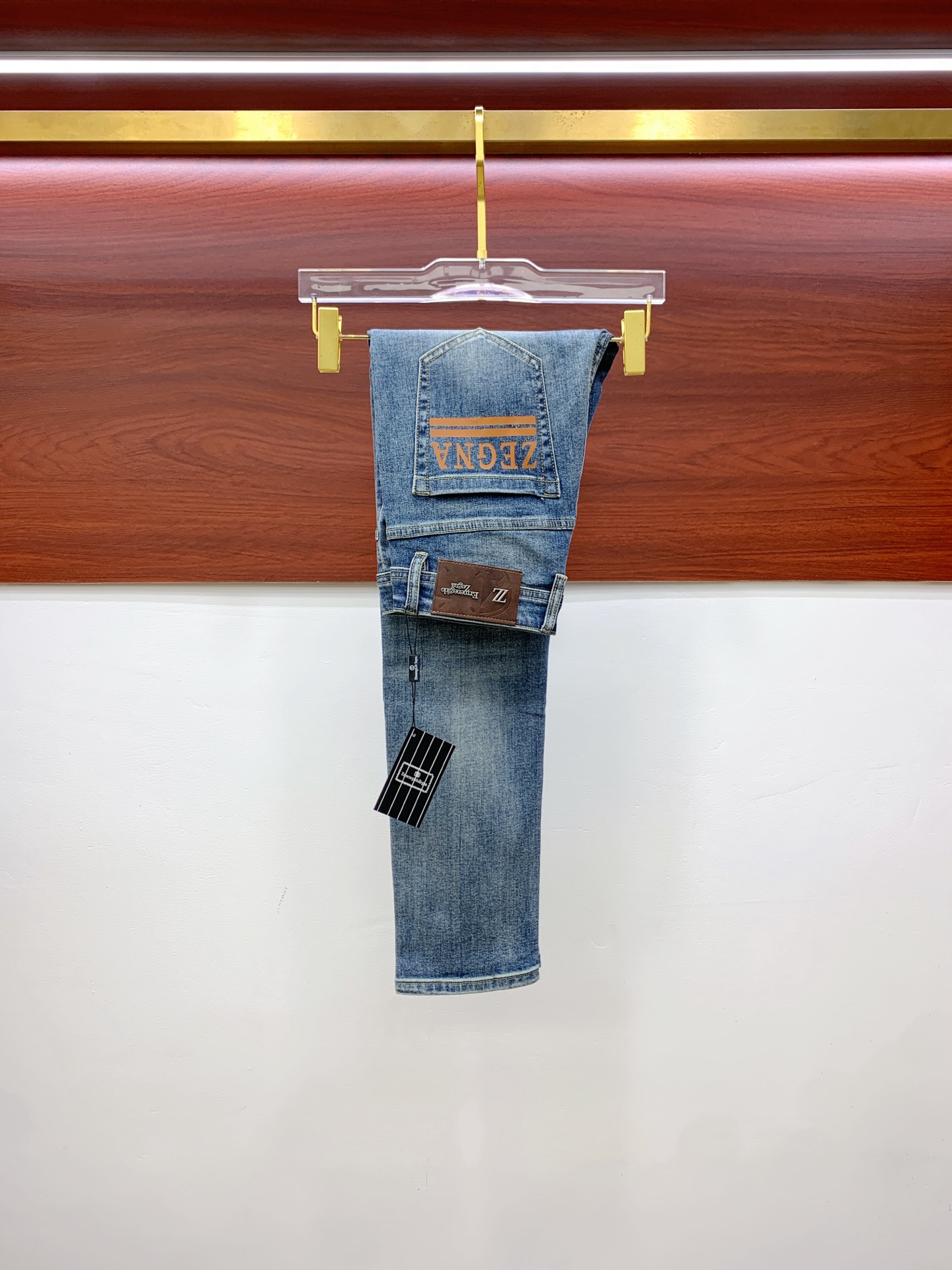 NO:572017,Ermenegildo Zegna [New Product] High-end Exclusive Sale 25SS Four Seasons Super Burning Street Jeans Series Exclusively and Grandly Launched Original Customized High-Quality Fabric Customized Hardware Version Slim Tailoring Fabric with Elasticity Micro-Stretch Upper Body Highly Comfortable A Must-Have Product!  Counter sizes 29-38 (no 35, no 37),,zegna,jeans,alexander wang19860909杰尼亚【新品】高端独家发售 25SS四季款超燃炸街系列之最牛仔裤 独家隆重推出 原版定制高端品质面料 定制五金版型修身剪裁 面料带弹力 微弹上身舒适度超高 必爆单品！专柜尺码29-38（无35无37）,,zegna,jeans,alexander wang,Men's clothing