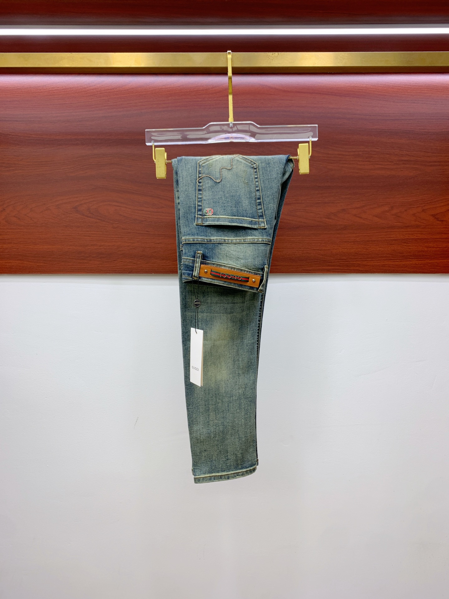 NO:572020,Gucci [New Product] High-end Exclusive Sale 25SS Four Seasons Super Burning Street Jeans Series Exclusively and Grandly Launched Original Customized High-Quality Fabric Customized Hardware Slim Fit Fabric with Elasticity Micro-Stretch Upper Body Highly Comfortable A Must-Have Item!  Counter sizes 29-38 (no 35, no 37),,gucci,jeans,alexander wang19860909古驰【新品】高端独家发售 25SS四季款超燃炸街系列之最牛仔裤 独家隆重推出 原版定制高端品质面料 定制五金版型修身剪裁 面料带弹力 微弹上身舒适度超高 必爆单品！专柜尺码29-38（无35无37）,,gucci,jeans,alexander wang,Men's clothing