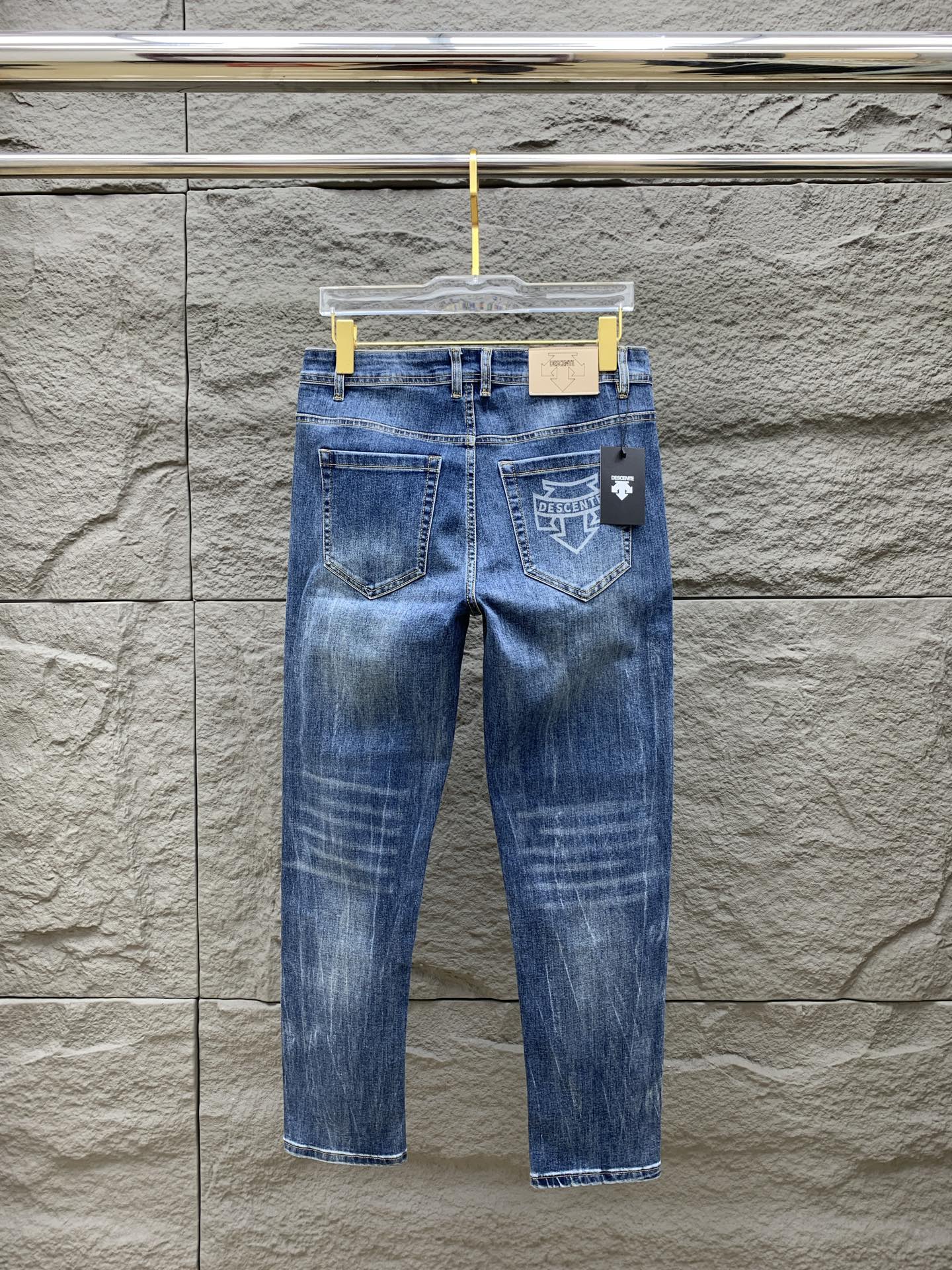 Descente Men's Slim Fit Denim Jeans - Premium Quality & Comfort 10 i1760367097975 4658 0 8