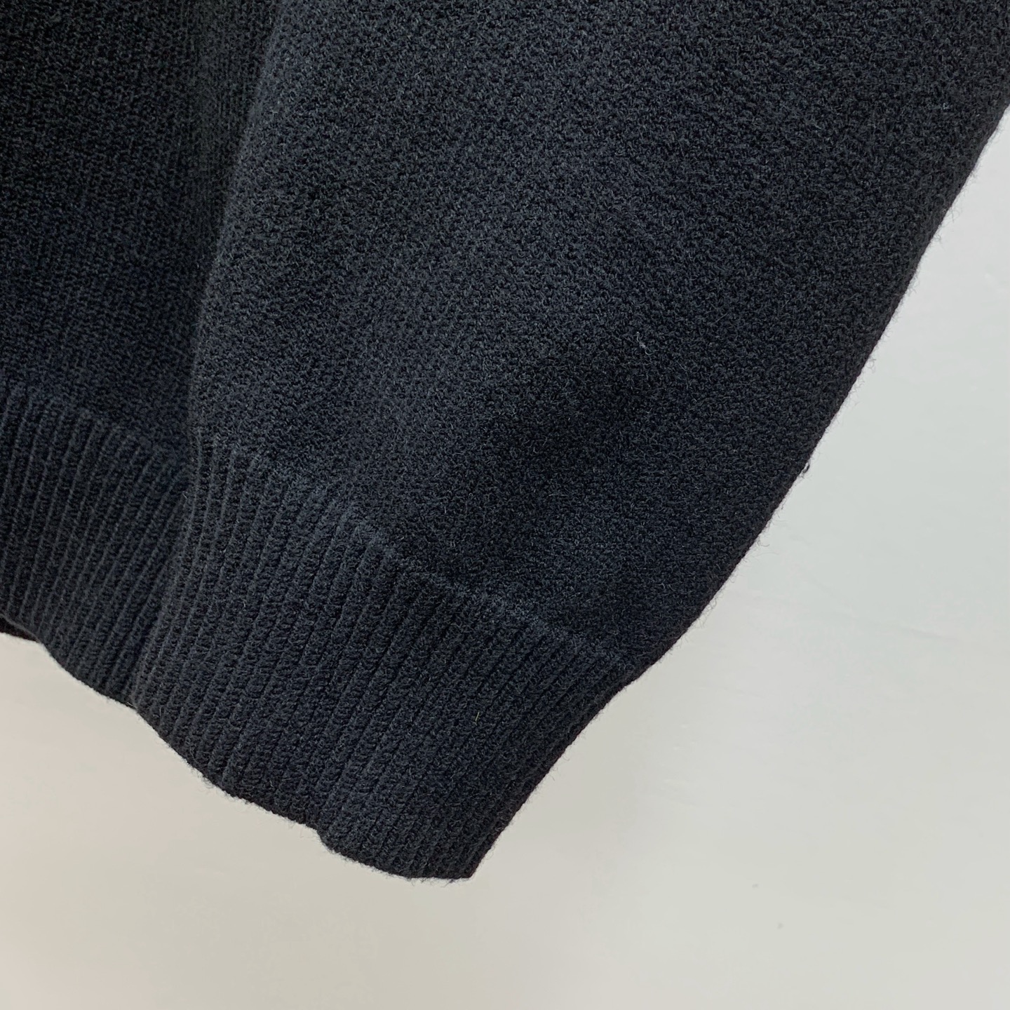 P普拉达25ss秋冬【新品】毛衣专供狠货，进口原版科技羊毛精纺！精细针织一体，色彩混织纯手工技艺呈现 档