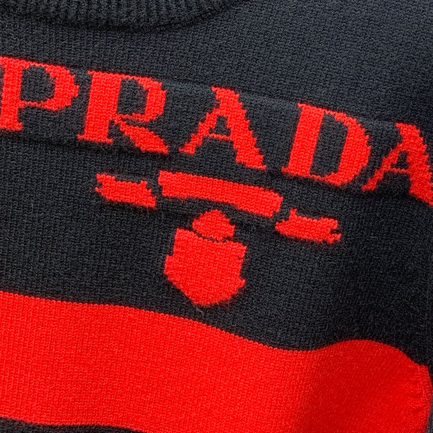 P普拉达25ss秋冬【新品】毛衣专供狠货，进口原版科技羊毛精纺！精细针织一体，色彩混织纯手工技艺呈现 档