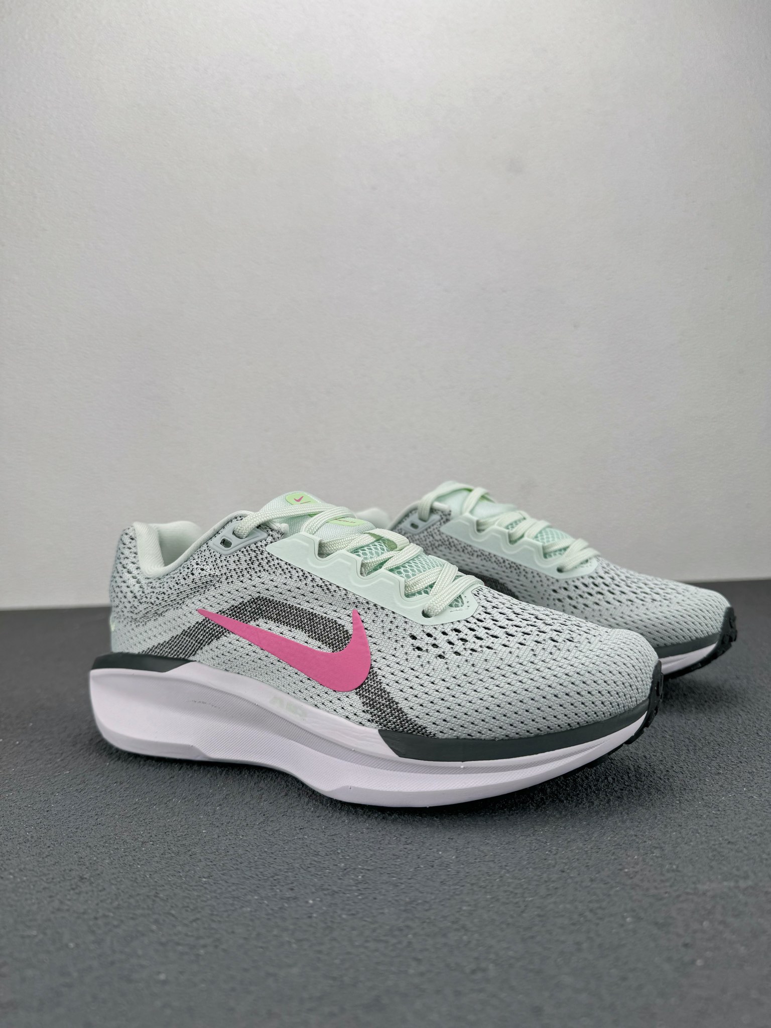 纯原版本🔍耐克2025新款NIKE ZOOM WINFLO 11运动休闲轻便缓震气垫跑步鞋公路跑步鞋 飞线贾卡轻质透气休闲运动鞋. 货号:FJ9510-300