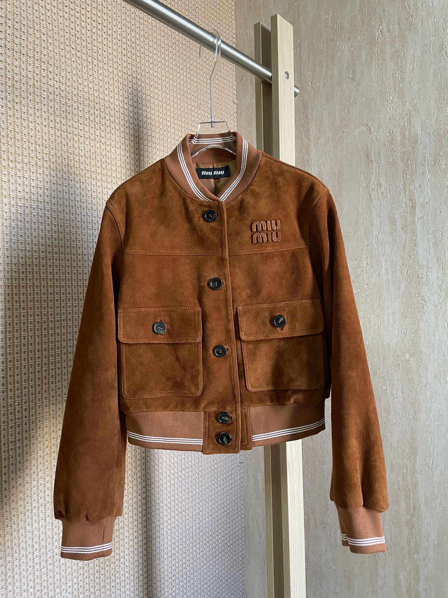 NO:702578,NEW! Miu new SIZE: S-L M size shoulder width 40, sleeve length 61, chest 100, length 58, Miu Miu-clothing, miumiu,19860909NEW!Miu新款 SIZE: S-L M码肩宽40,袖长61,胸围100,衣长58,缪缪-服装,miumiu,,Women's clothing