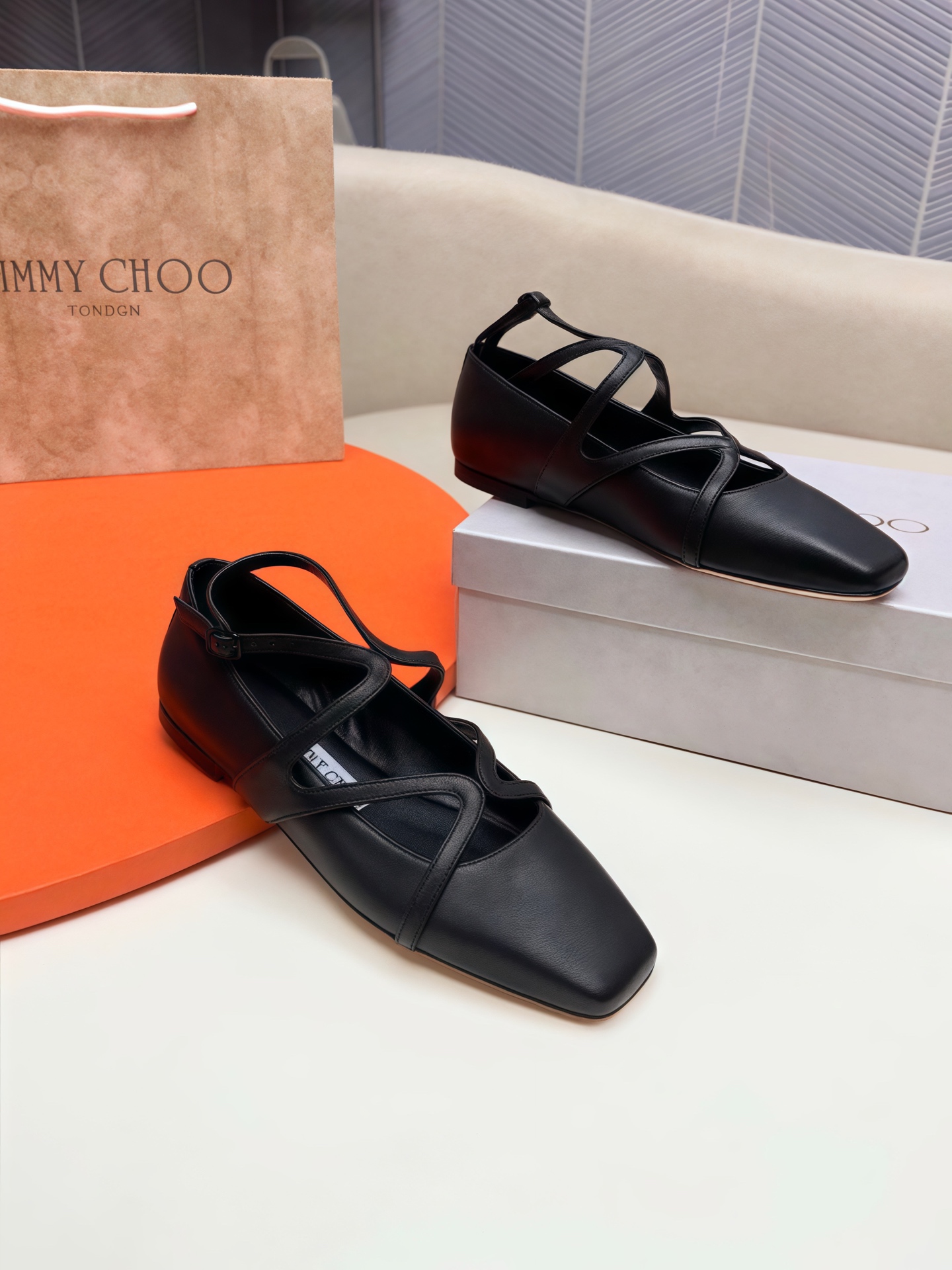 Jimmy Choo ELME FLAT Ballet Shoes in Black and Silver, VIP Offer at $663. - 图片 3