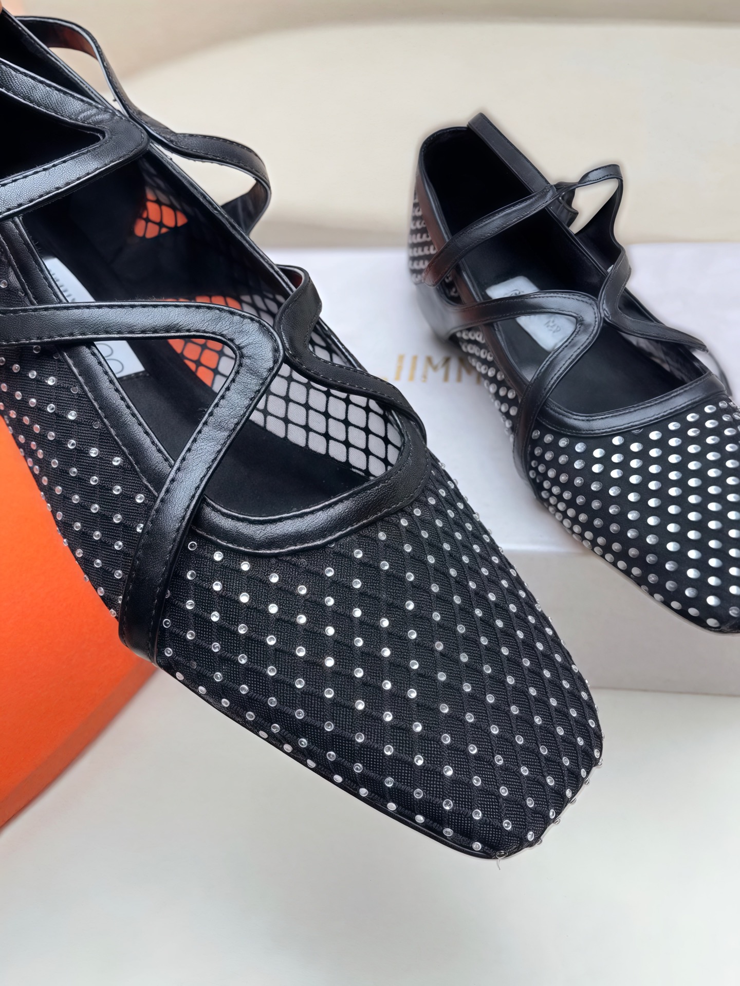 Jimmy Choo ELME FLAT Ballet Shoes: Luxe Black Lambskin, Flash Silver, Net Drill. - 图片 7