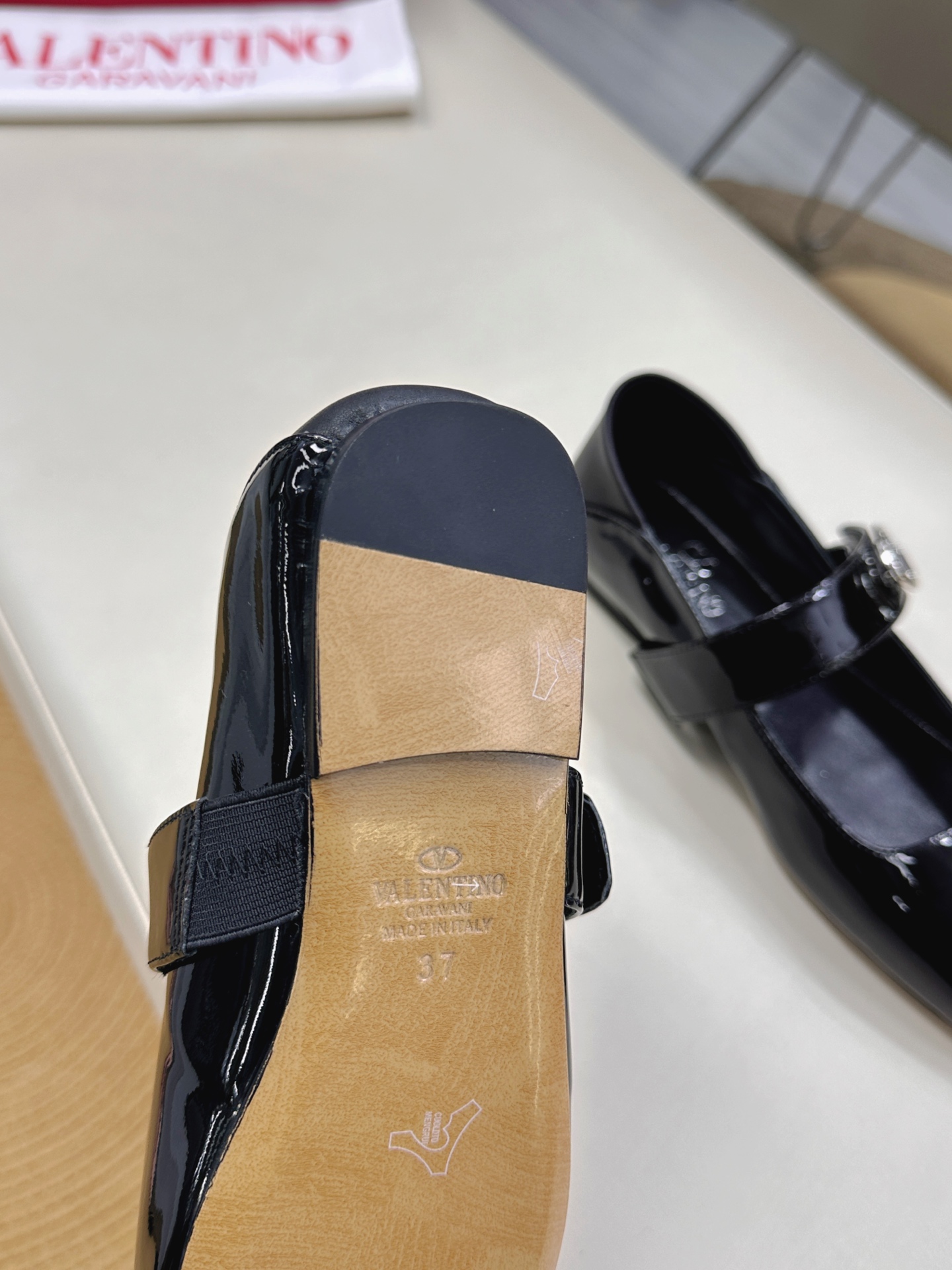 Valentino Garavani Ballet Shoes Collection: Classic Rockstuds Meet Balletcore Trend - 图片 8