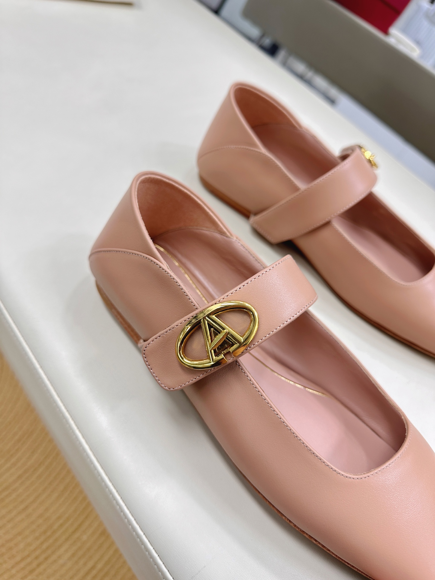 Valentino Garavani Ballet Shoes Collection Featuring Rockstud Design - 图片 6