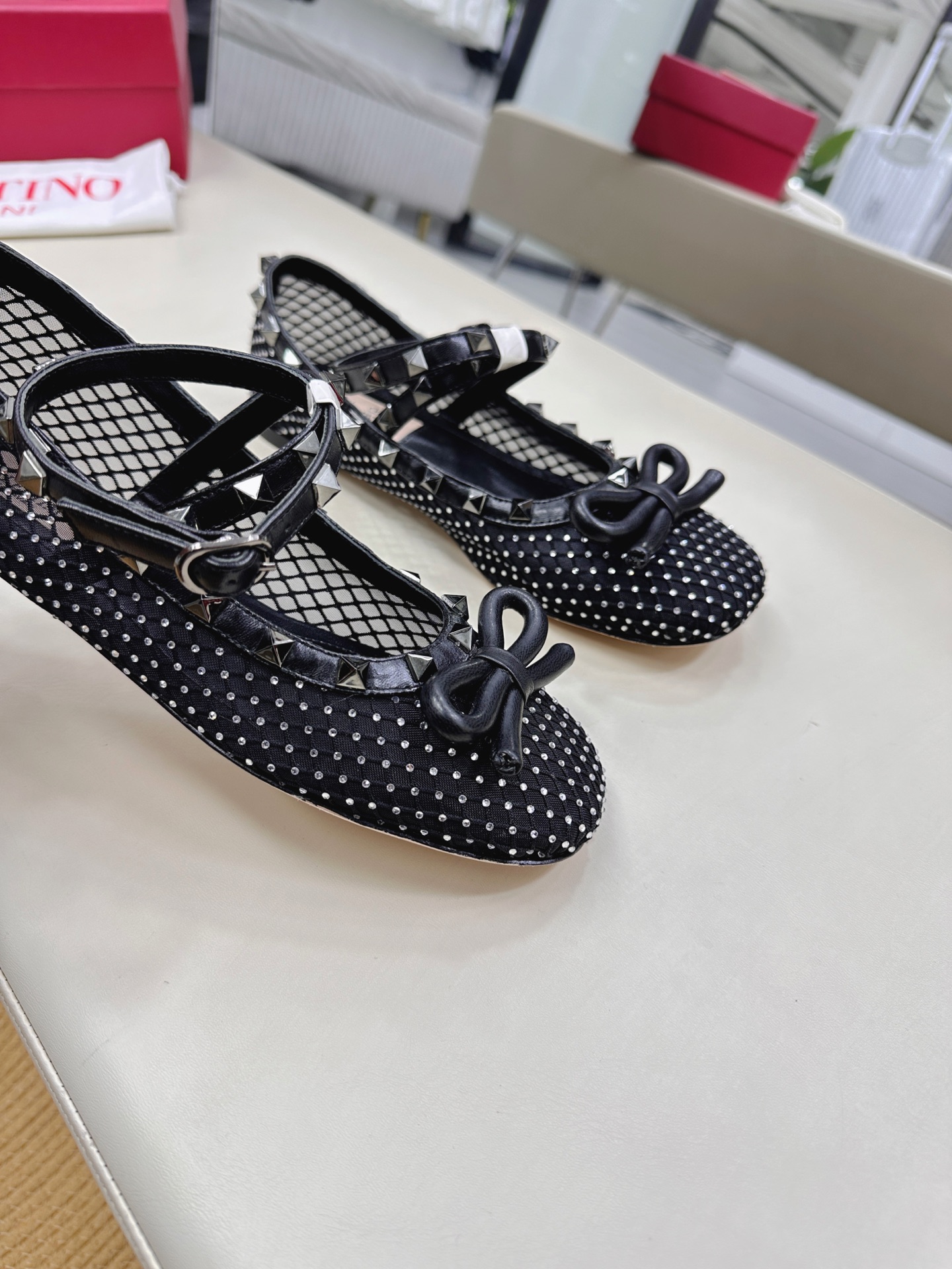 Valentino Ballet Shoes: Classic Rockstud Elements in Elegant Designs, New Collection. - 图片 6