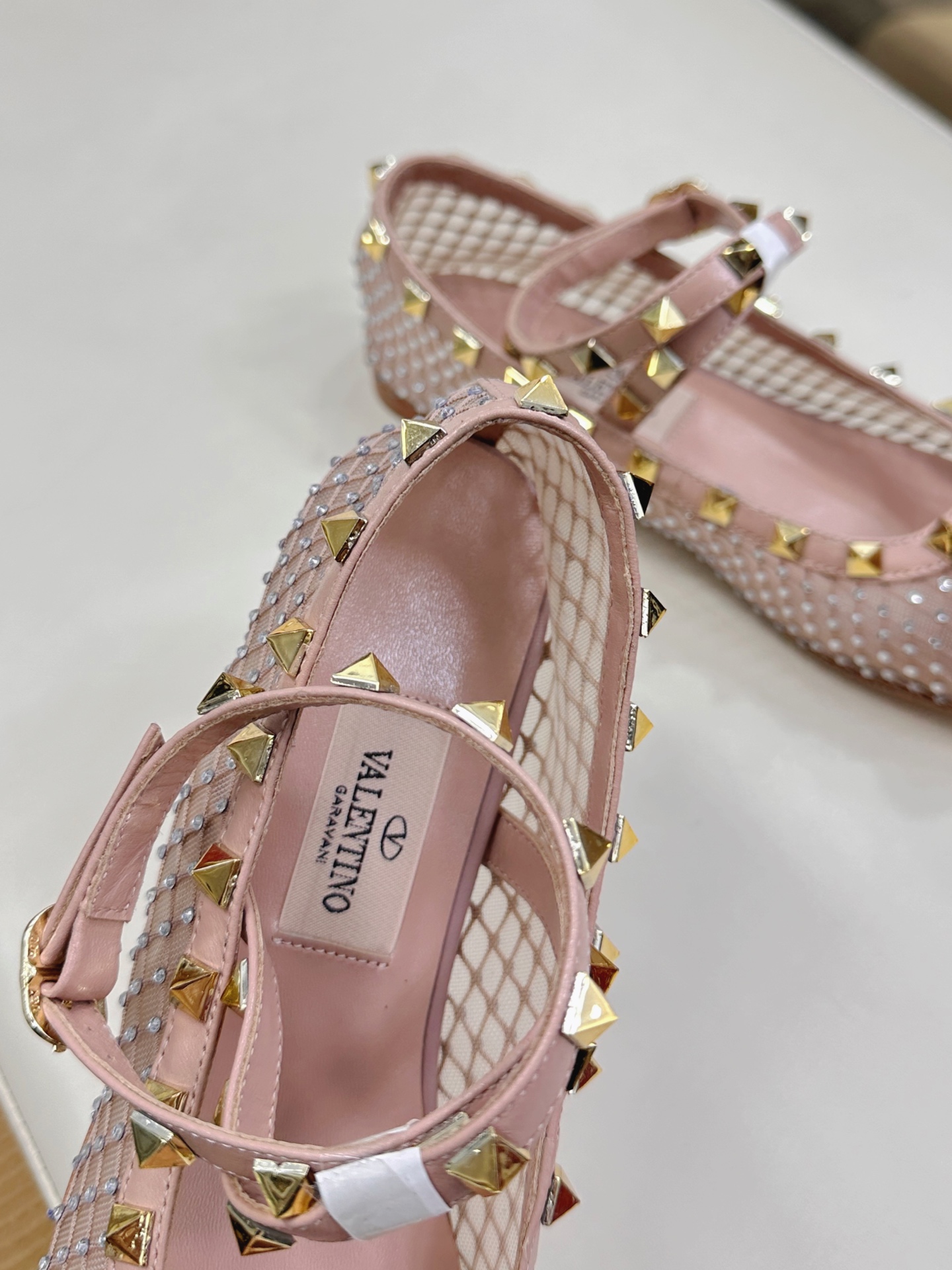 Valentino Garavani Ballet Shoes: Classic Rockstud Elements in Elegant Design - 图片 8