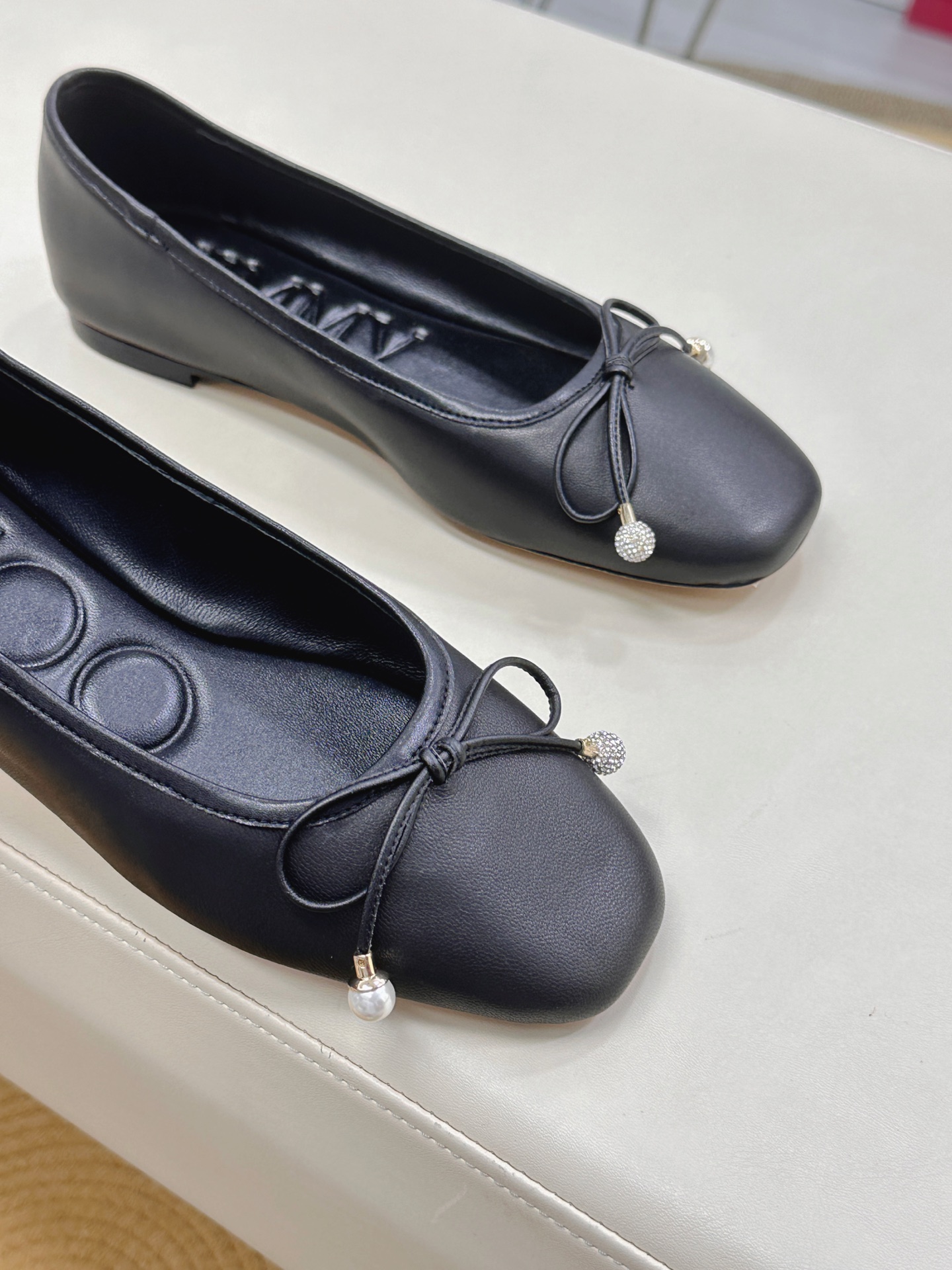 Jimmy Choo ELME FLAT Shoes: Luxe Treasure in Three Colors with VIP Offer - 图片 5