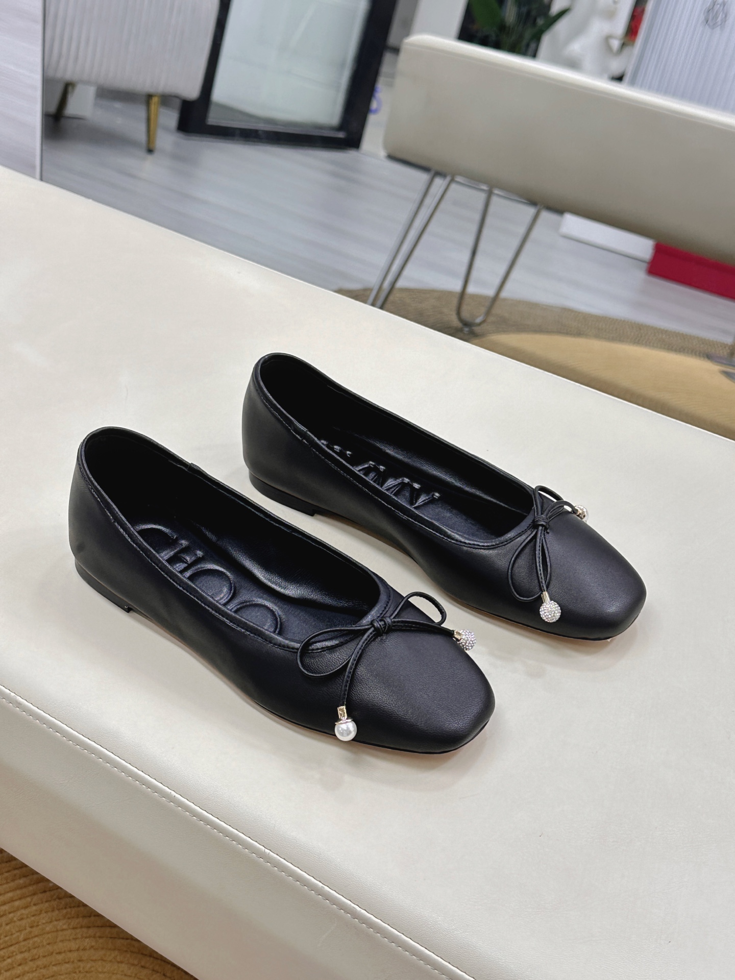 Jimmy Choo ELME FLAT Shoes: Luxe Treasure in Three Colors with VIP Offer - 图片 2