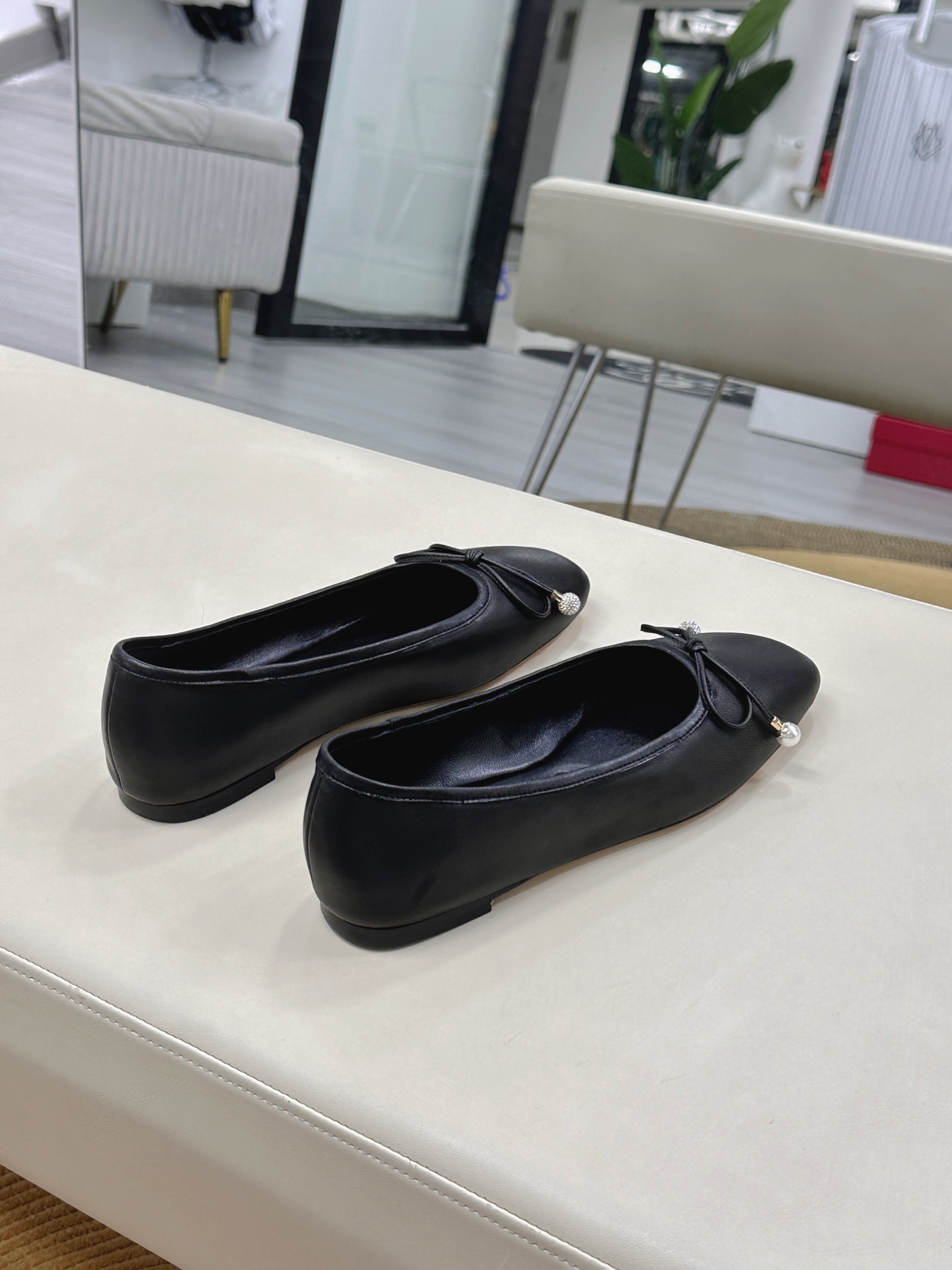 Jimmy Choo ELME FLAT Shoes: Luxe Treasure in Three Colors with VIP Offer - 图片 3