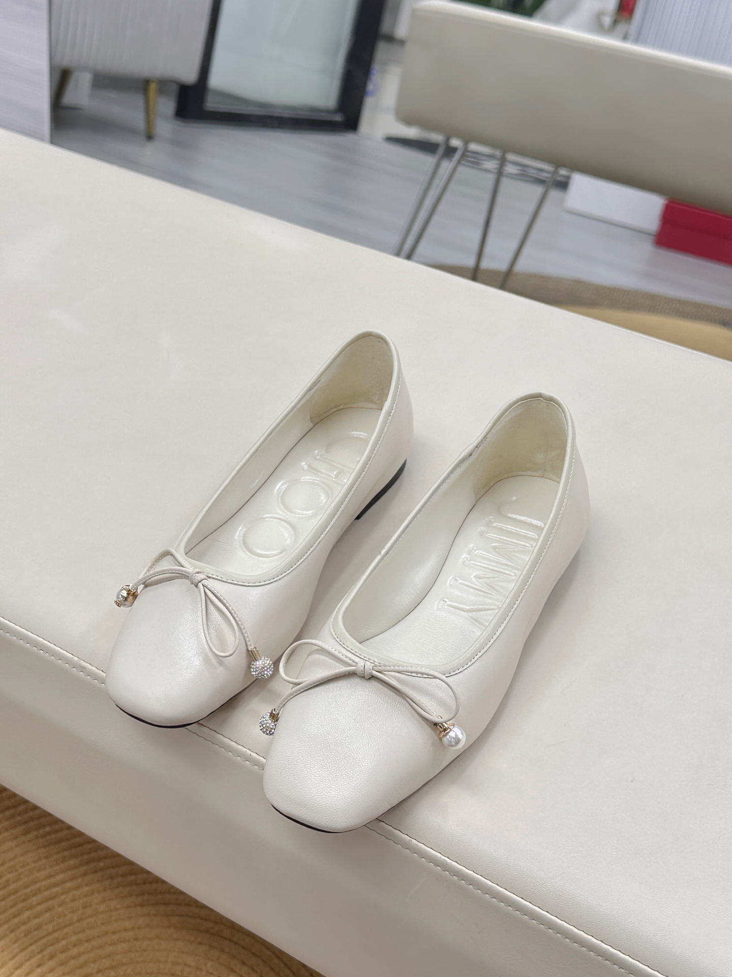 Jimmy Choo ELME FLAT Shoes: Luxury Treasure in Three Colors, Perfect for VIPs