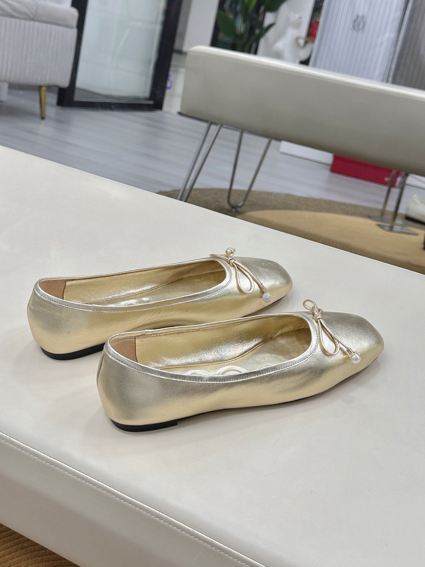 Jimmy Choo ELME FLAT Shoes: Luxury Treasure Collection in Three Colors - 图片 4