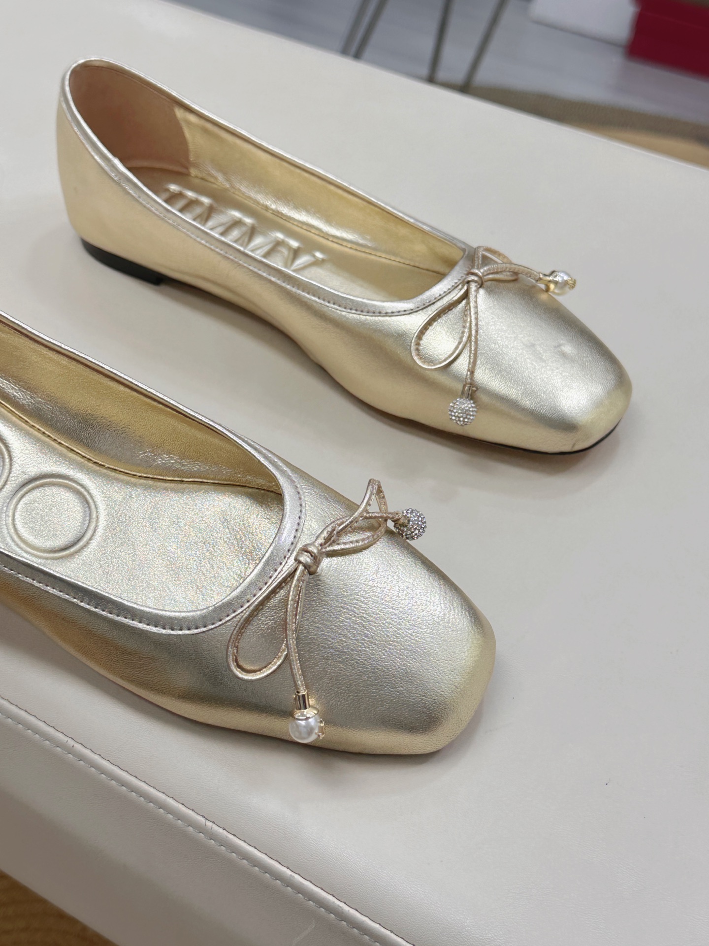 Jimmy Choo ELME FLAT Shoes: Luxury Treasure Collection in Three Colors - 图片 6