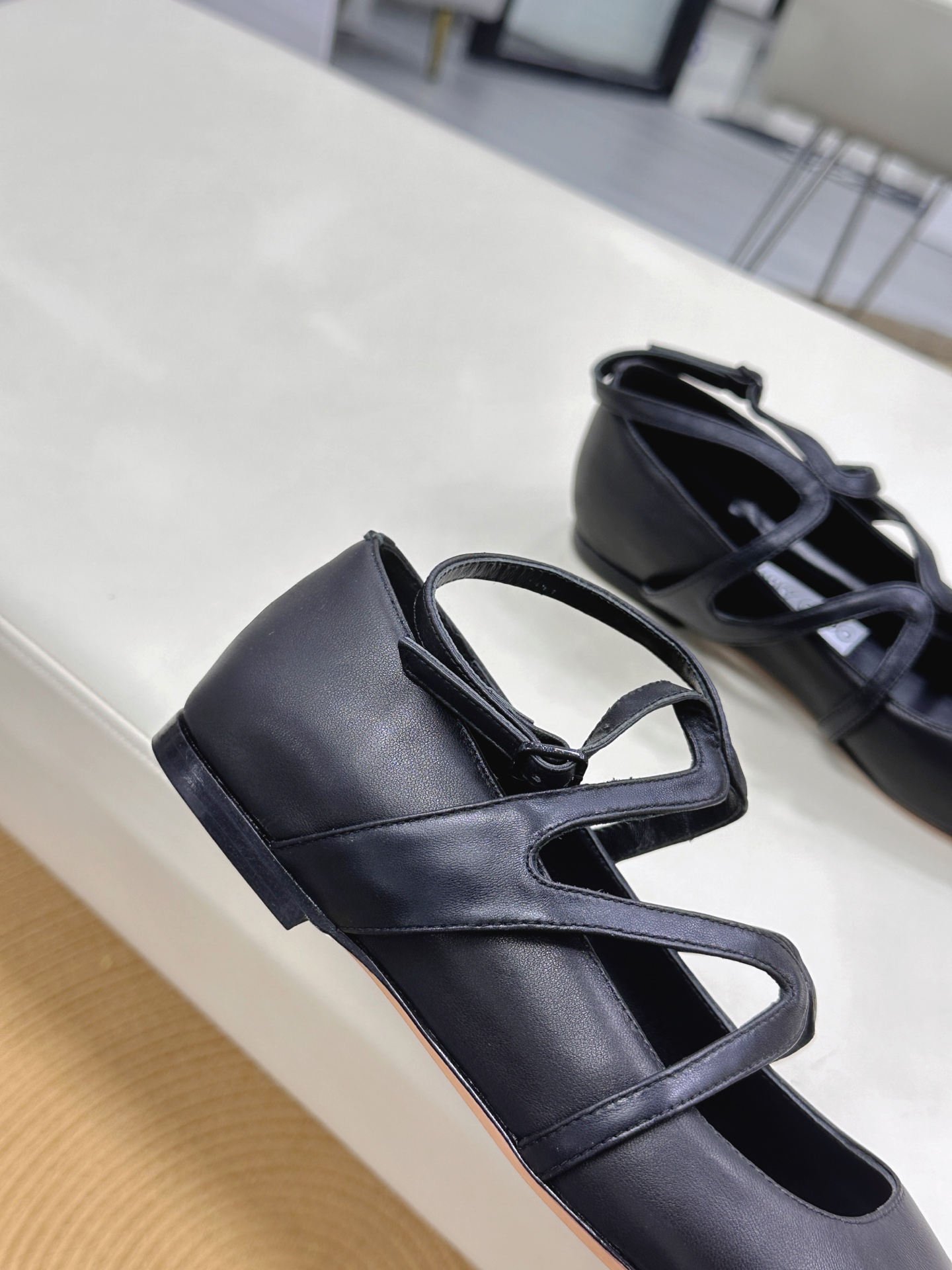 Jimmy Choo ELME FLAT Ballet Shoes: Stylish, Comfortable, and Versatile. - 图片 7