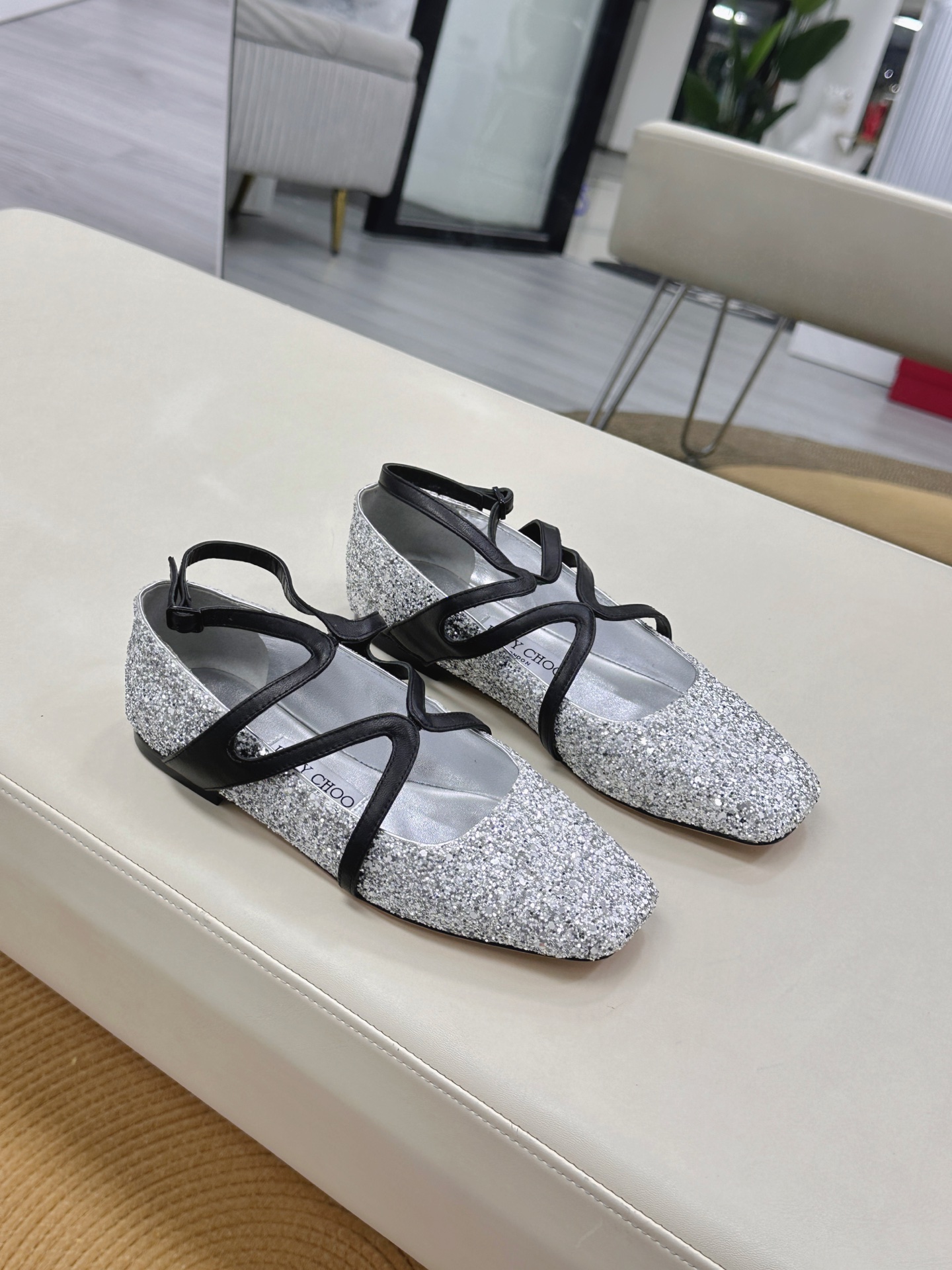 Jimmy Choo ELME FLAT Ballet Shoes: Luxe Style in Four Colors, VIP Exclusive. - 图片 3