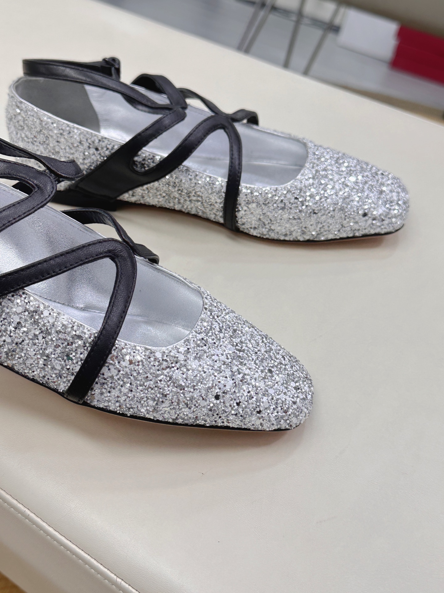 Jimmy Choo ELME FLAT Ballet Shoes: Luxe Style in Four Colors, VIP Exclusive. - 图片 4