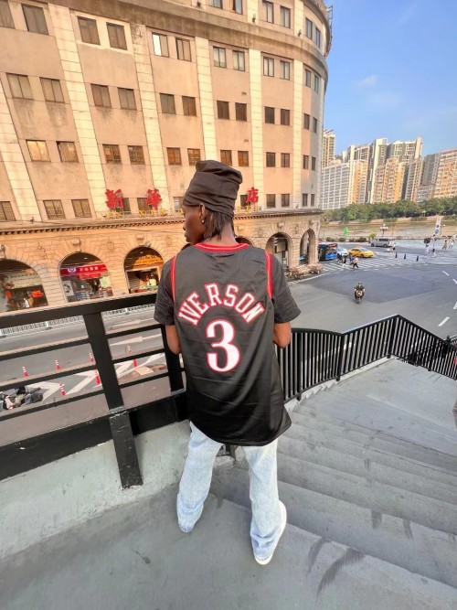 Mitchell & Ness NBA 76ers Allen Iverson #3 Swingman Jersey - Embroidered 1 Mitchell & Ness NBA 76ers Allen Iverson #3 Swingman Jersey - Embroidered