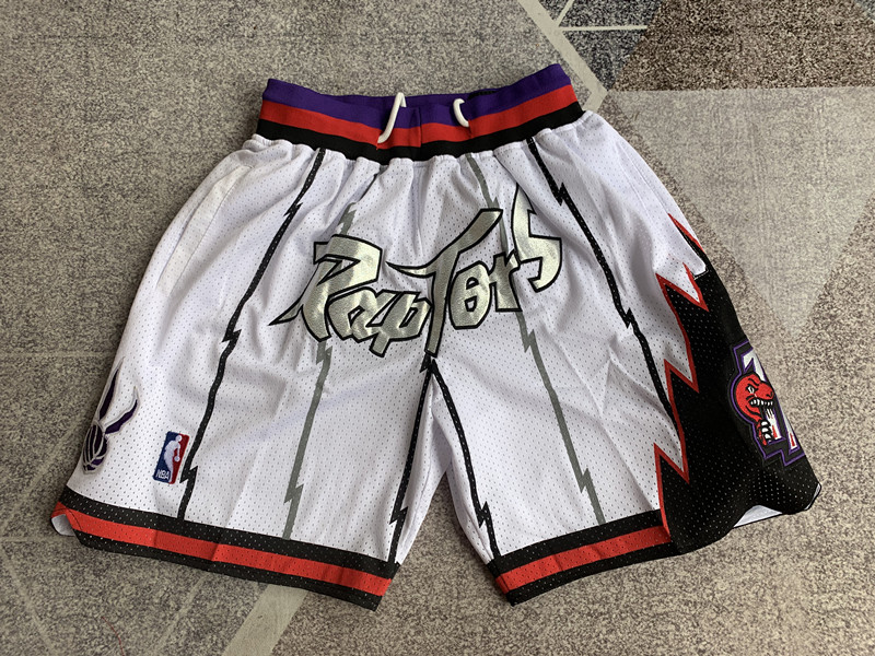 （YOUS  K0）【顶级刺绣版本】\n Just Don NBA Toronto Raptors Team Shorts\n贾斯顿 NBA 多伦多猛龙队 刺绣球裤  篮球短裤 贾斯汀比伯同款\n\n颜色：猛龙白\n尺码：S/M / L / XL / XXL\n\nJust Don NBA 球队球裤系列单品\n-定制优质网眼布面料，Dri-FIT 技术导湿速干， 防静电处理\n-猛龙队队标采用百灵达刺绣\n-内里衬布聚酯纤维网眼面料\n-定制Just Don NBA吊牌  贴布 NFC感应芯片