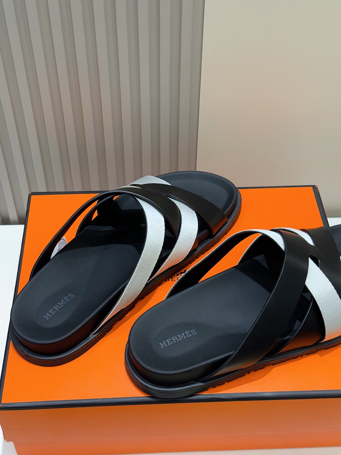 Hermès Men's Kazimir Sandals - Premium Leather Slides with Iconic 'H' Design 8 i1741007234808 7421 0 6