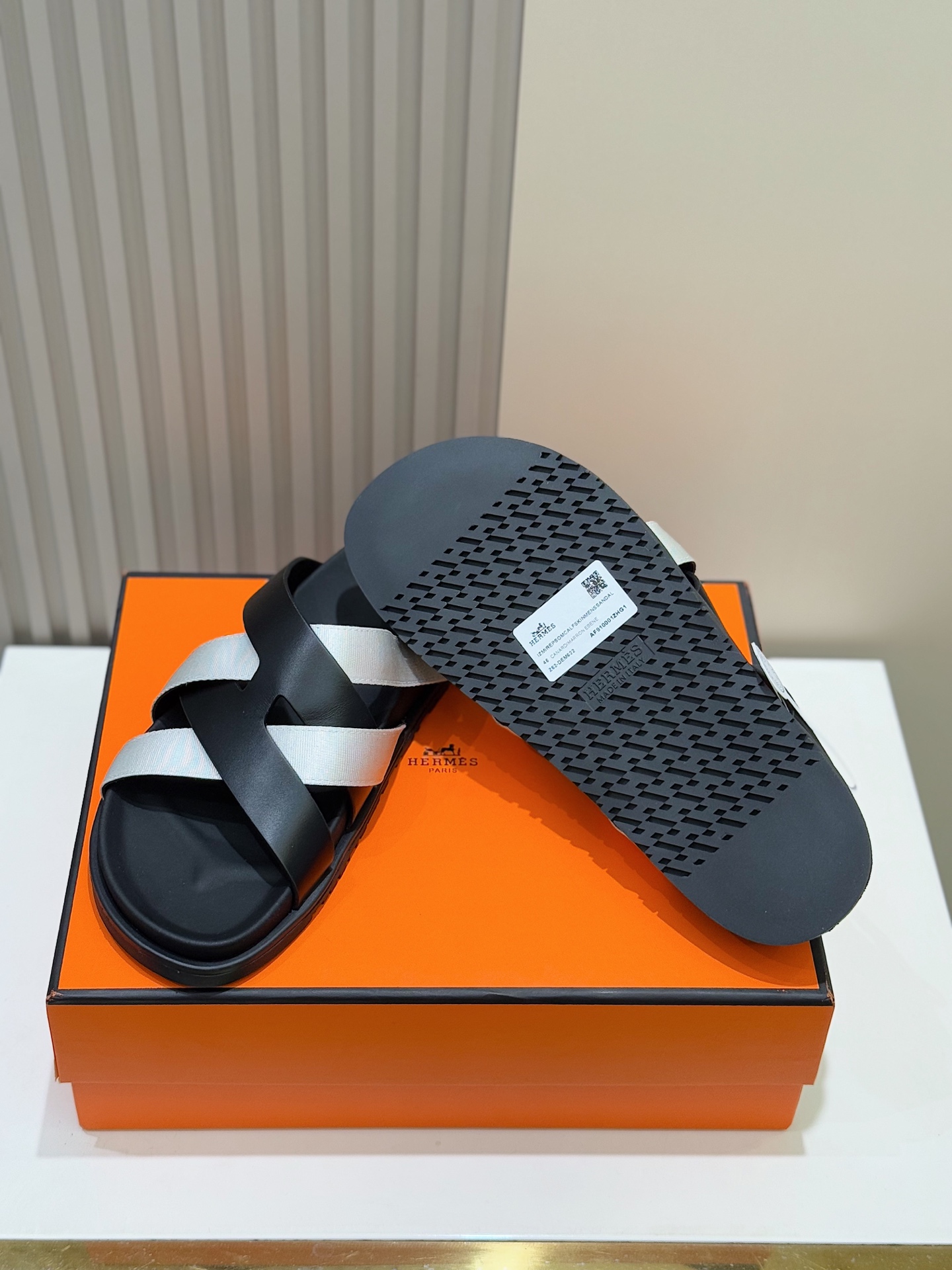 Hermès Men's Kazimir Sandals - Premium Leather Slides with Iconic 'H' Design 10 i1741007234856 9377 0 8