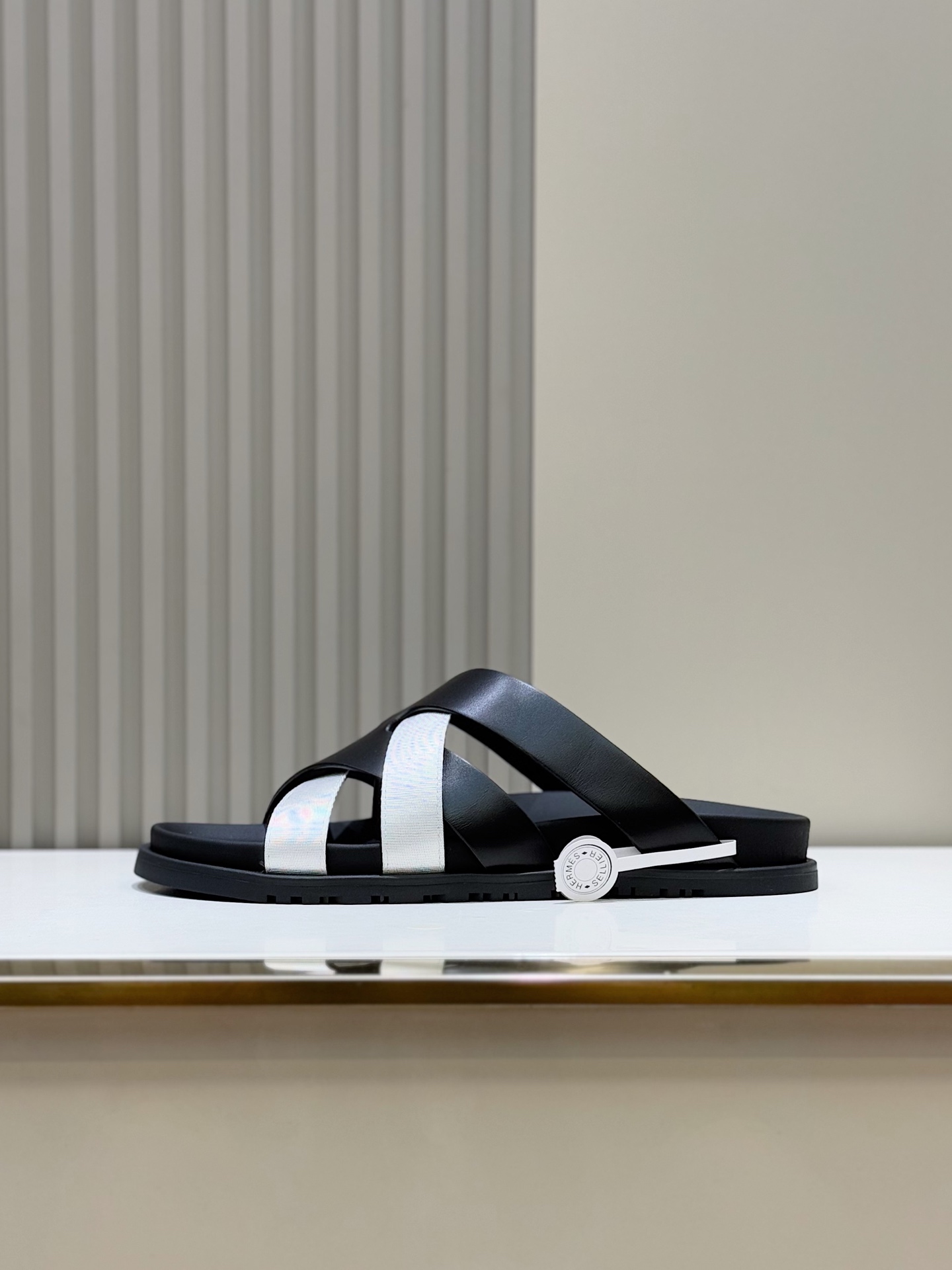 Hermès Men's Kazimir Sandals - Premium Leather Slides with Iconic 'H' Design 4 i1741007234874 4062 0 2