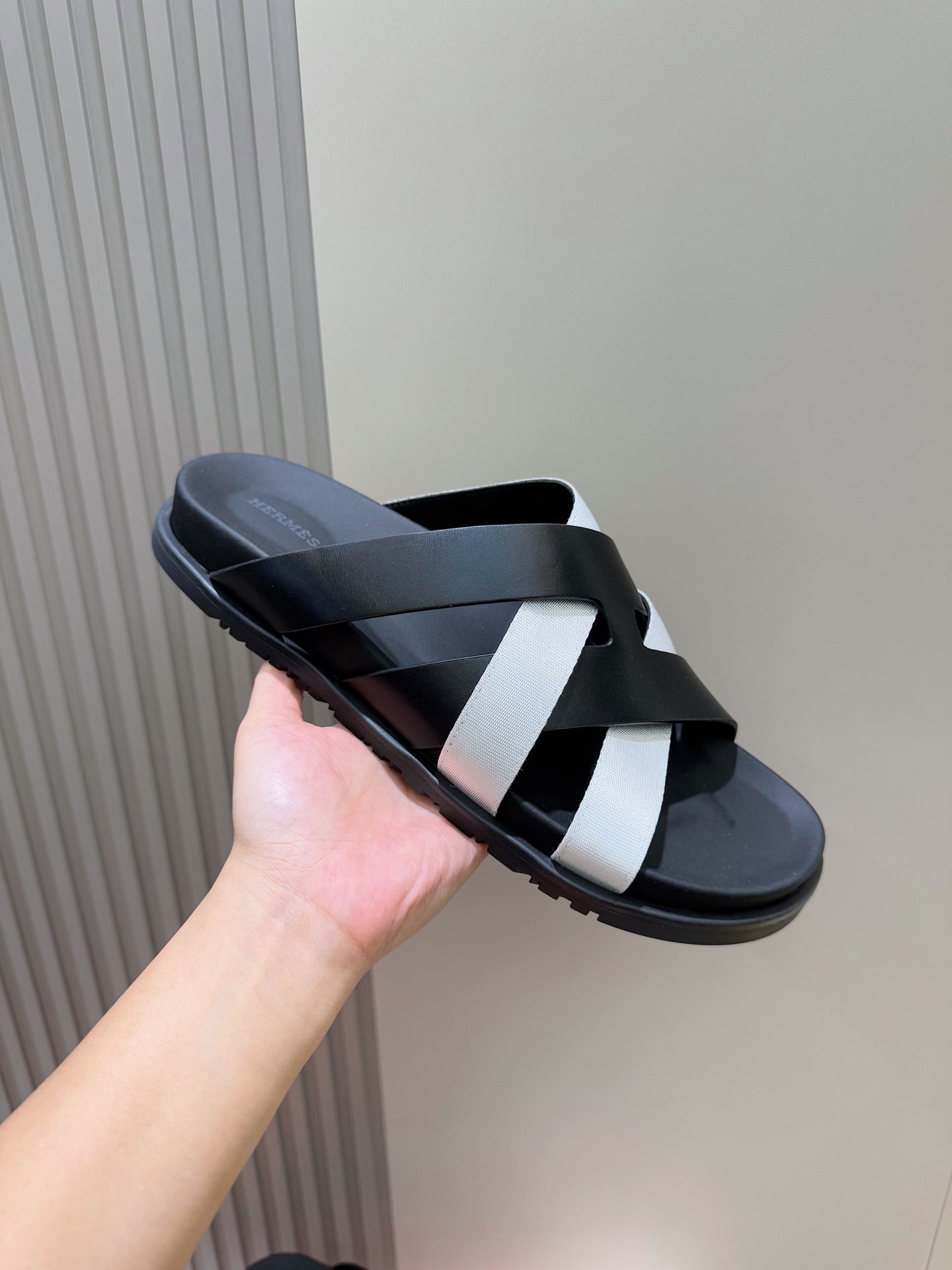 Hermès Men's Kazimir Sandals - Premium Leather Slides with Iconic 'H' Design 6 i1741007234922 1248 0 4