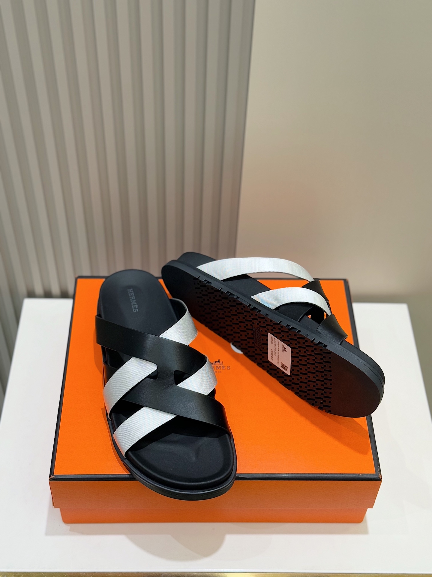 Hermès Men's Kazimir Sandals - Premium Leather Slides with Iconic 'H' Design 9 i1741007235782 4928 0 7