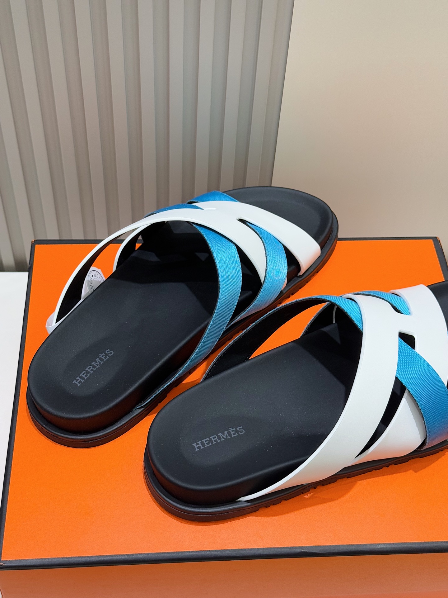 Hermès Men's Kazimir Sandals | Iconic 'H' Design, Premium Leather Slides 8 i1741007534634 1925 0 6