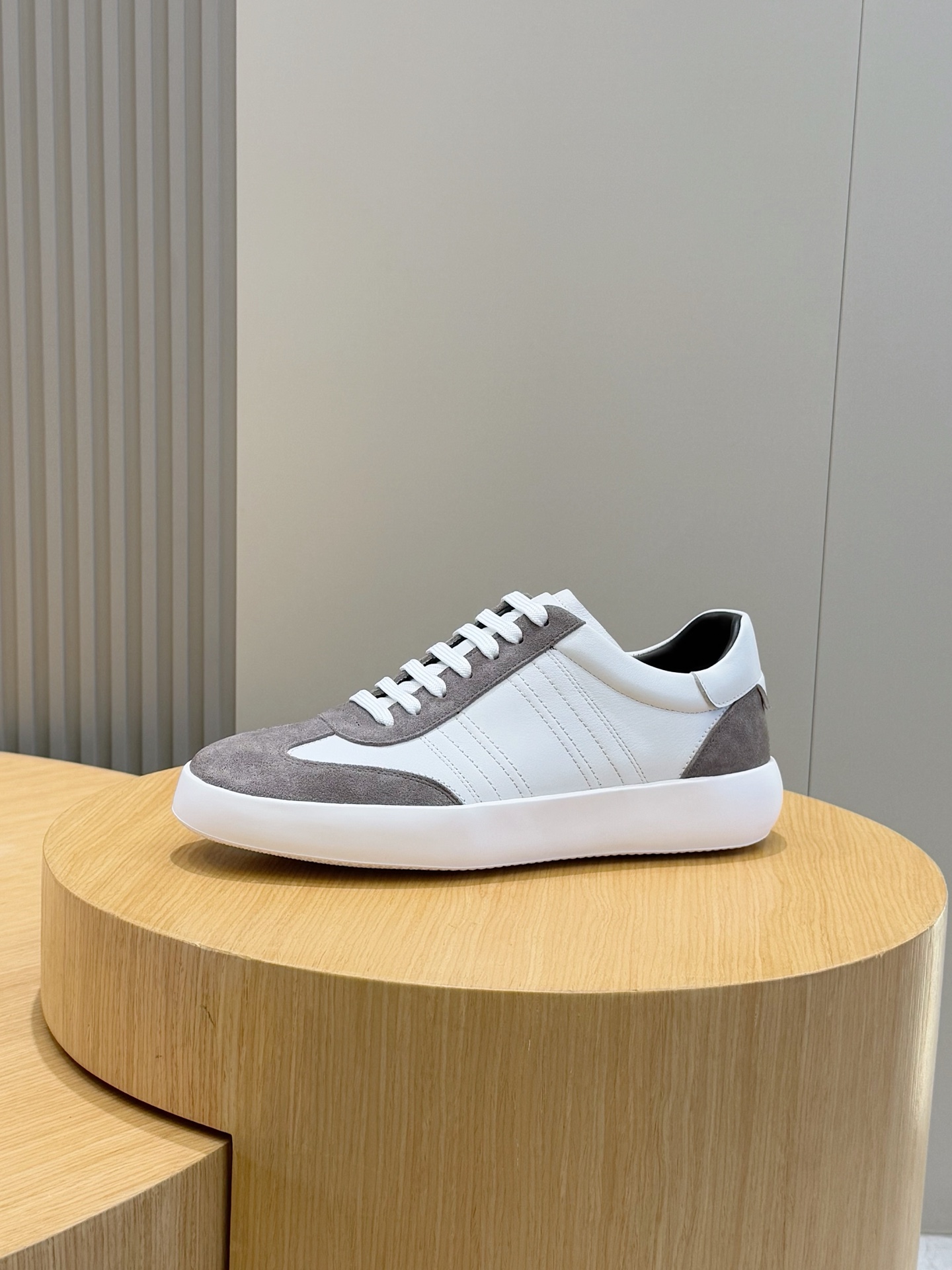 Brioni Men's Suede and Calfskin Casual Sneakers - Stylish and Comfortable 3 i1742576789506 2466 0 1