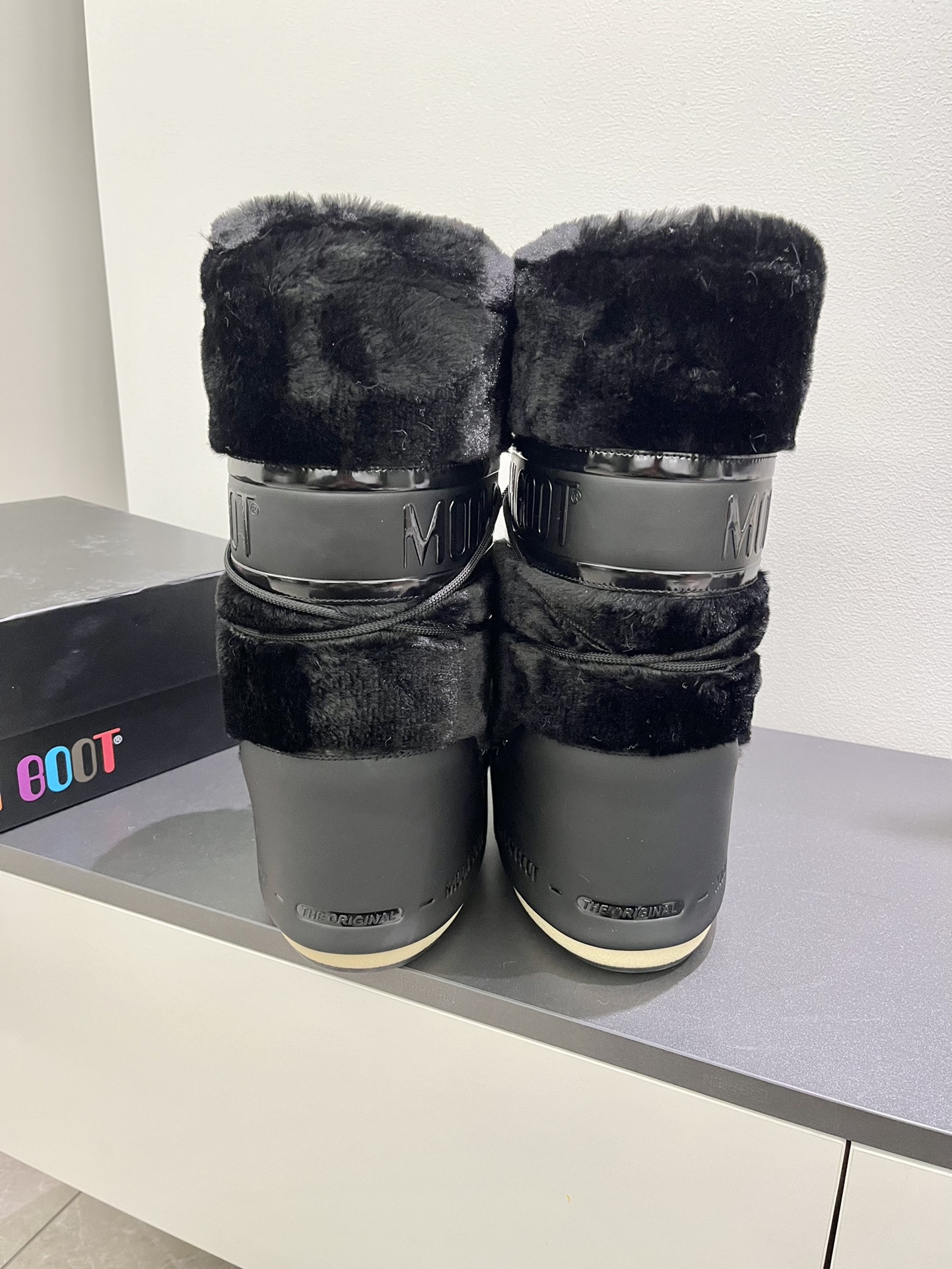 Moon Boot2023vs Snow Boots: Fashionable, Comfortable, and Unique - 图片 7