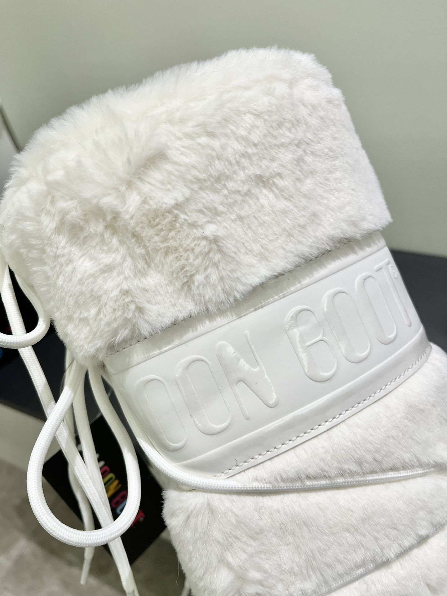 Moon Boot2023vs Ugly Snow Boots: Fashionable, Comfortable, and Unique - 图片 8